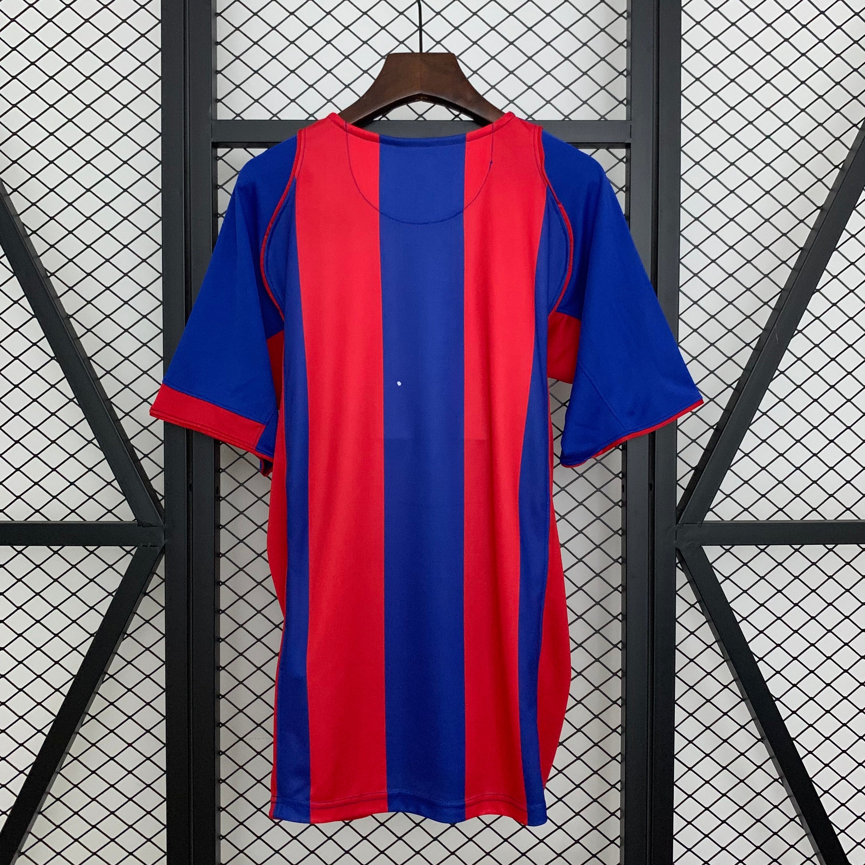 Barcelona home jersey. Season 04/05