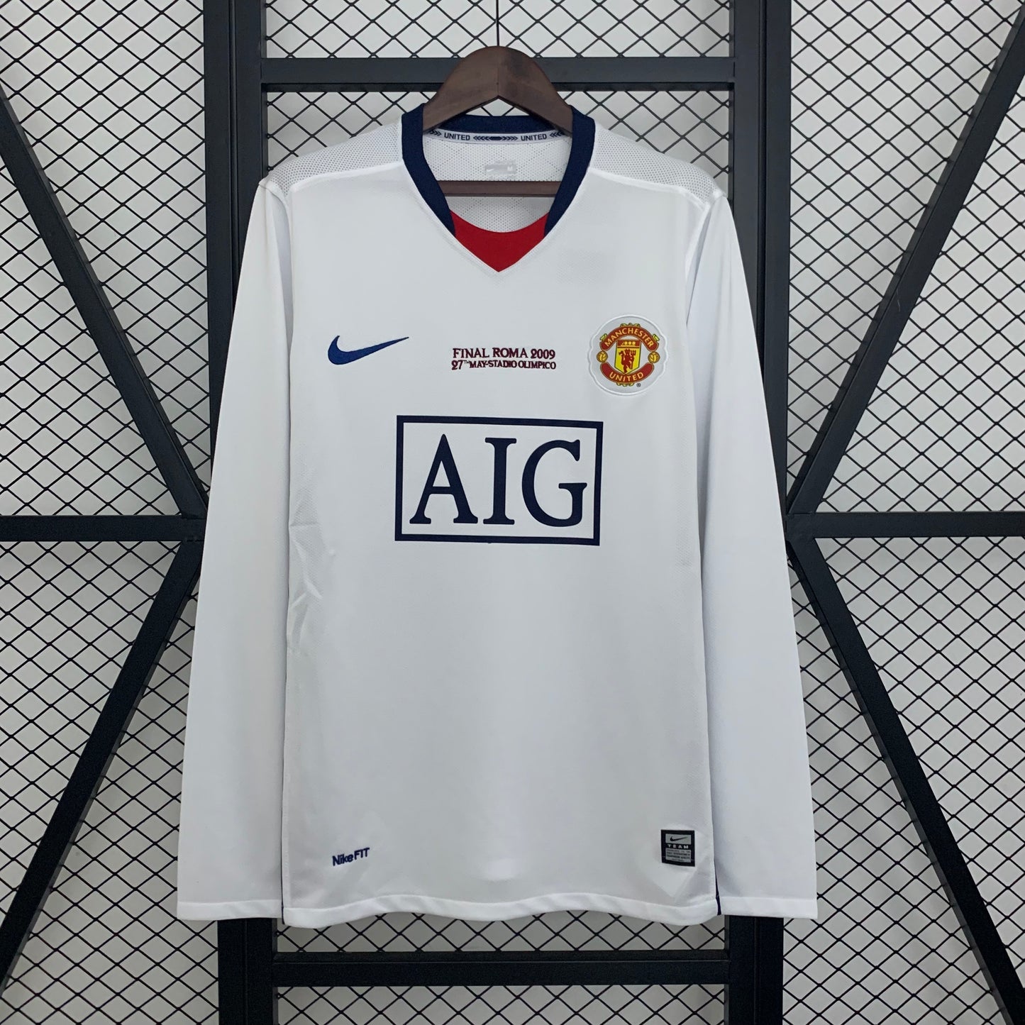 Manchester United longsleeve 2009 Champions League final away jersey.