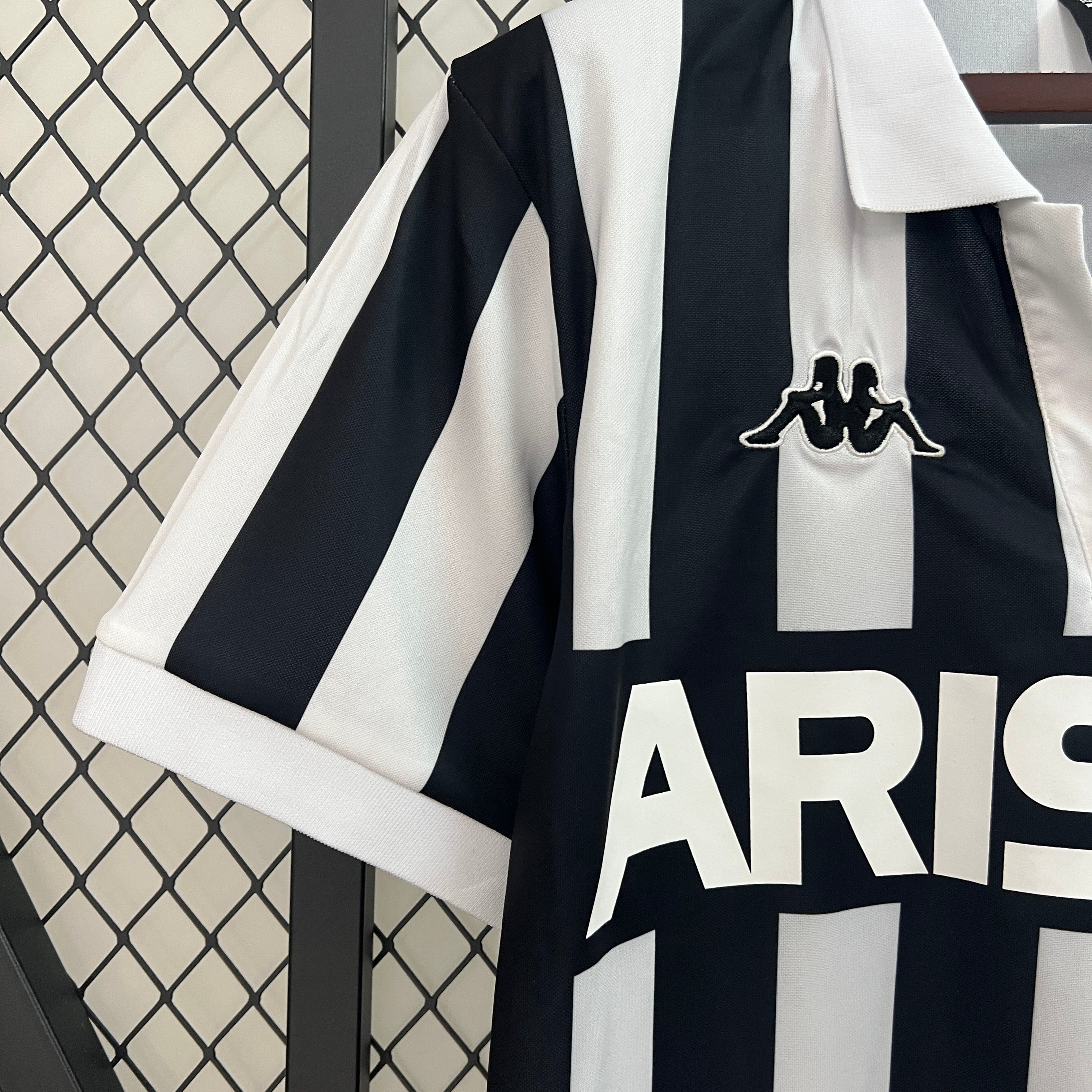 Juventus home jersey. Season 84/85