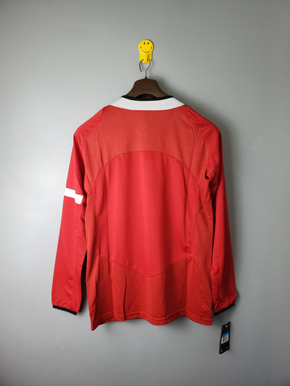 Manchester United longsleeve home jersey. Season 04/05