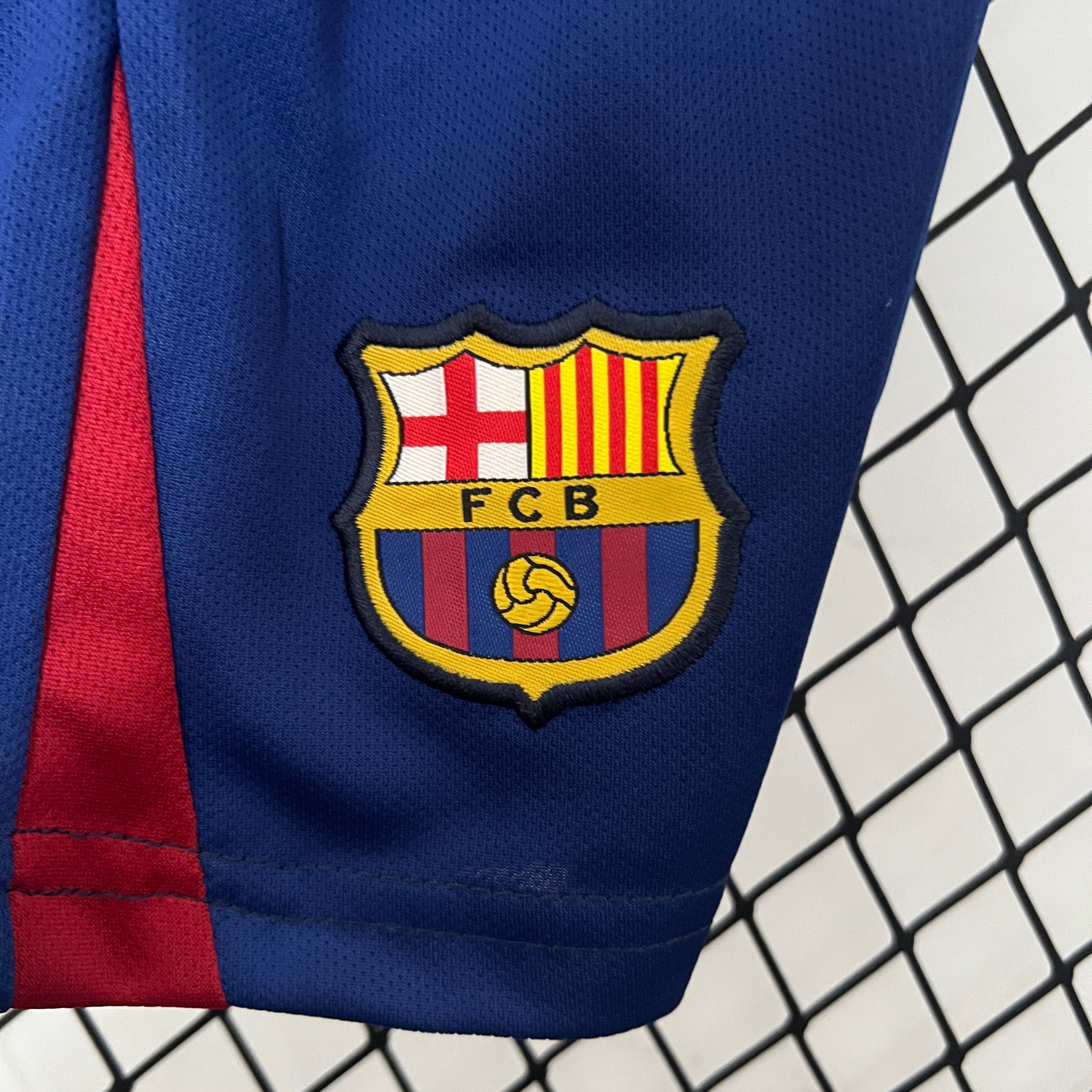 Barcelona home kids set. Season 08/09