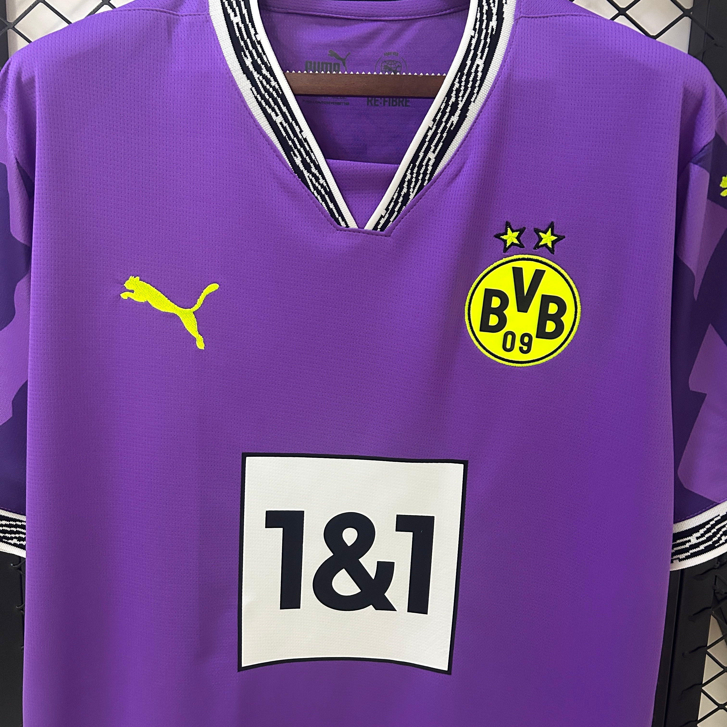 Borussia Dortmund goalkeeper jersey. Season 24/25