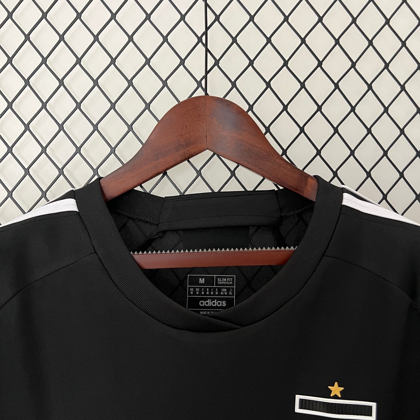 Colo Colo away jersey for women. Season 24/25