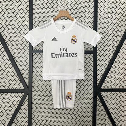 Real Madrid home kids set. Season 15/16