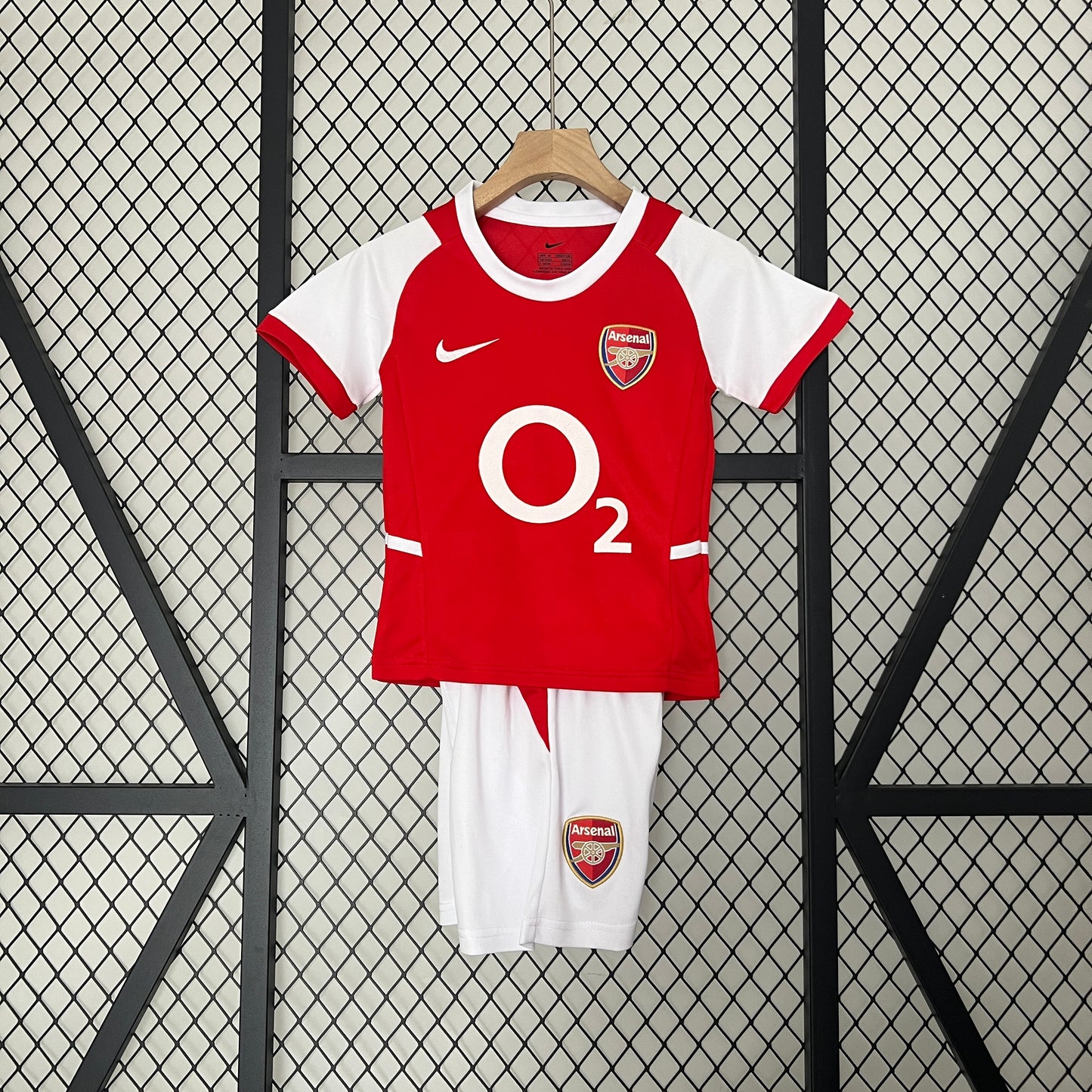 Arsenal home kids set. Season 02/03