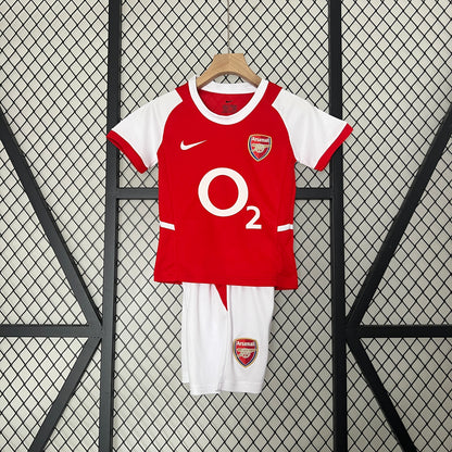 Arsenal home kids set. Season 02/03