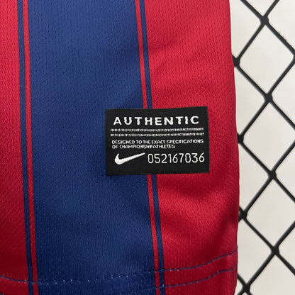 Barcelona home kids set. Season 09/10