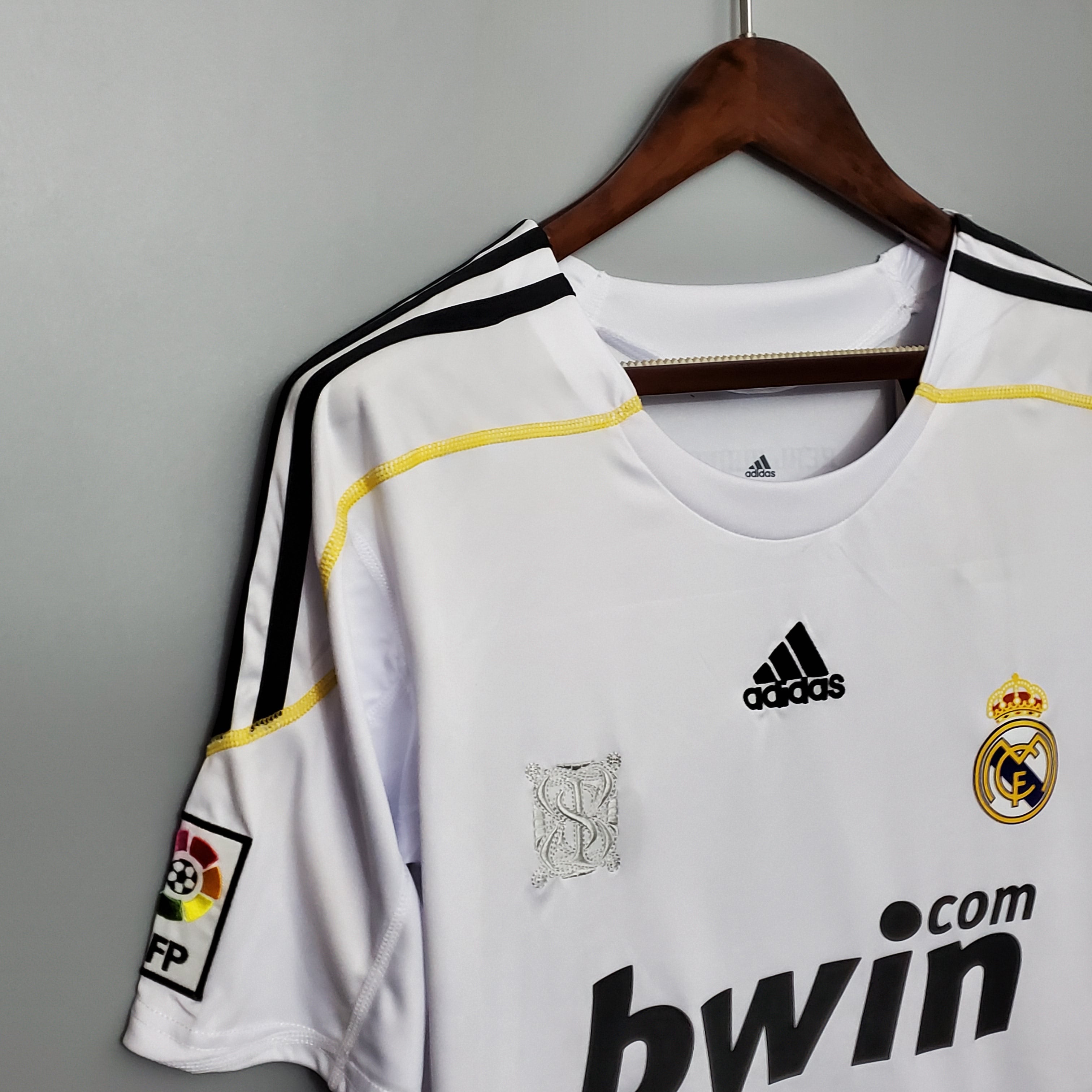 Real Madrid home jersey. Season 09/10