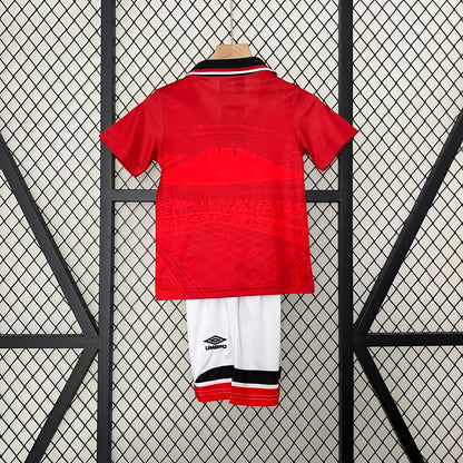 Manchester United home kids set. Season 94/95
