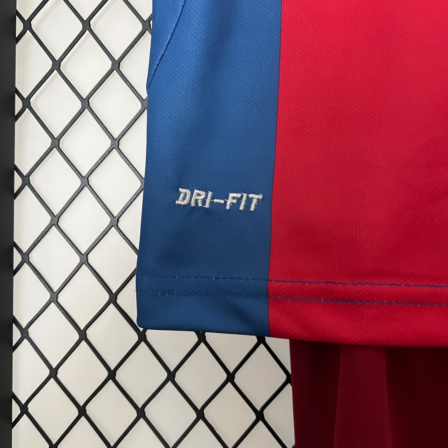 Barcelona home kids set. Season 10/11