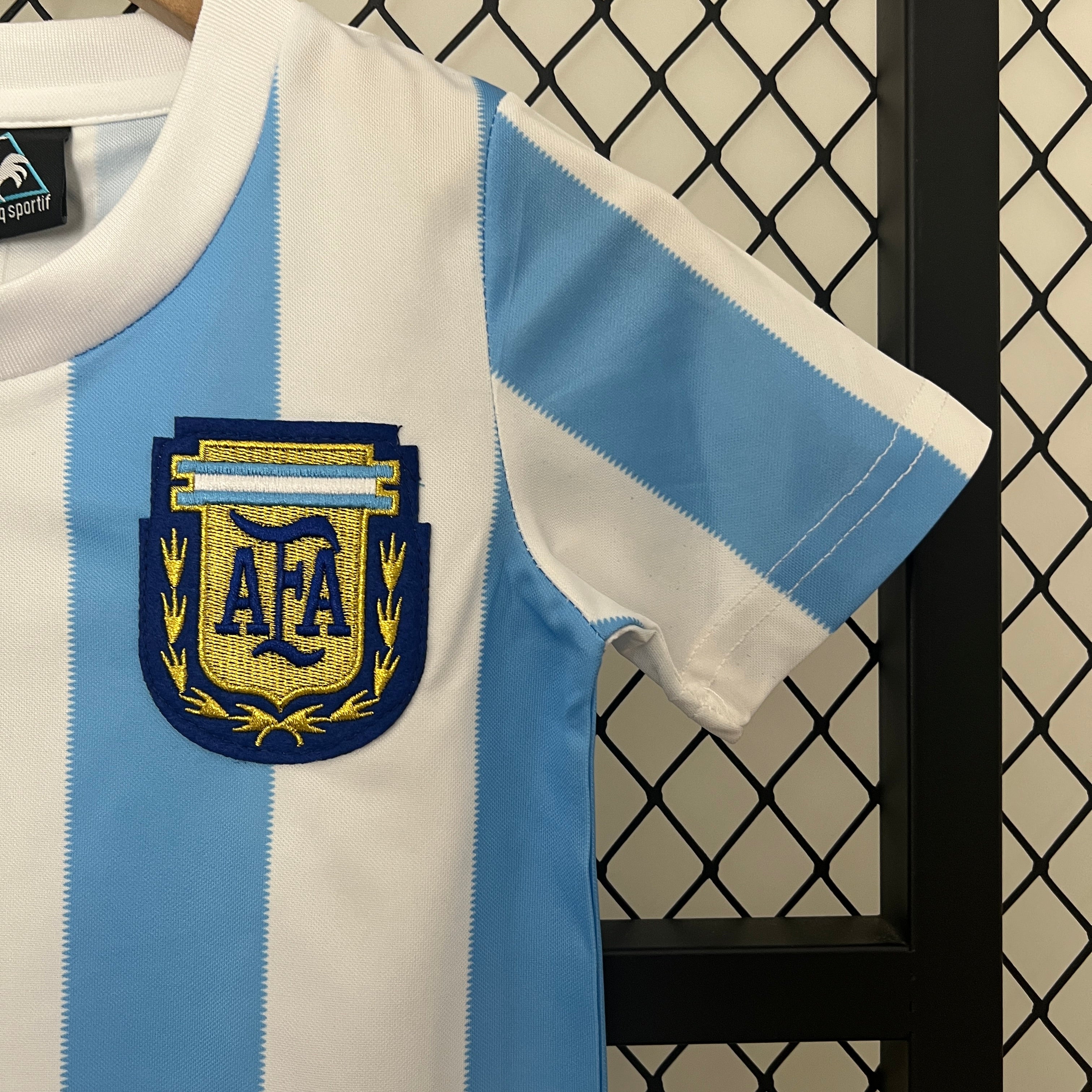 Argentina 1986 home kids set.