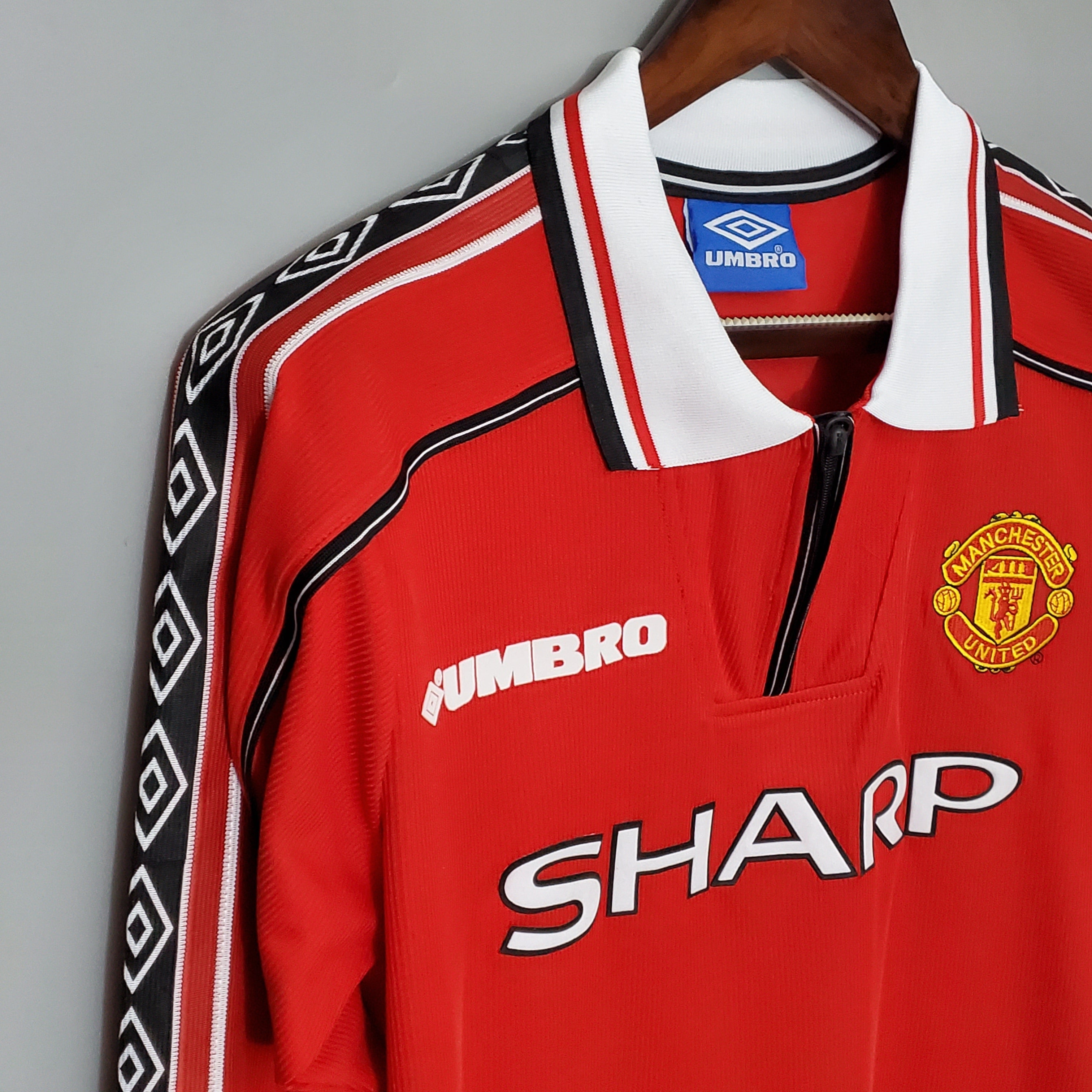 Manchester United Longsleeve home jersey. Season 98/99