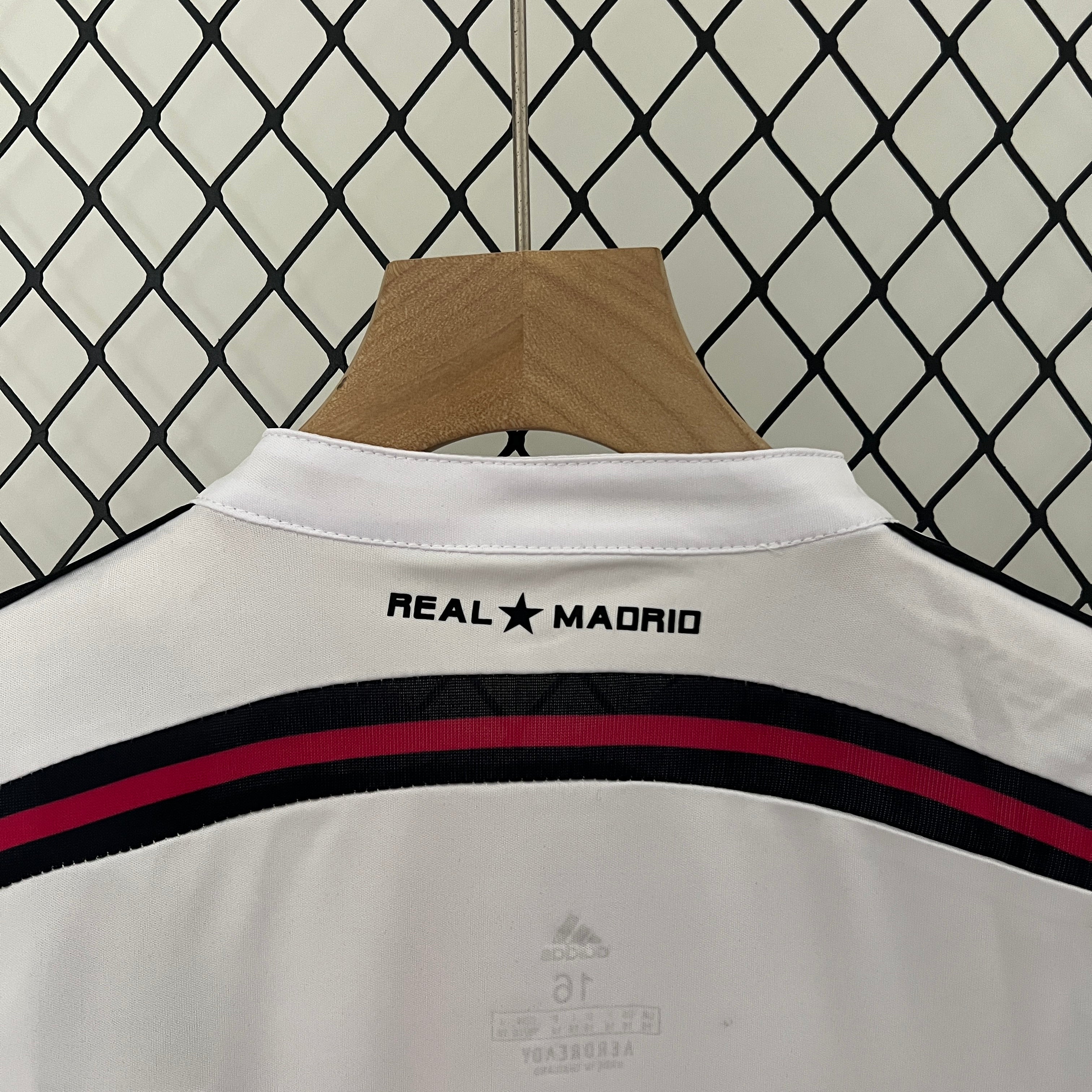 Real Madrid home kids set. Season 14/15