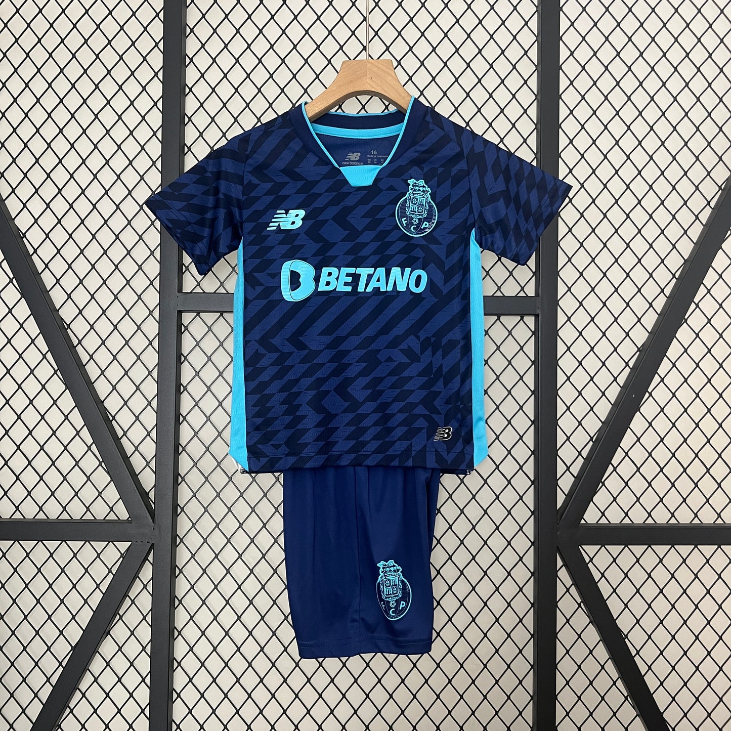 FC Porto third kids set. Season 24/25