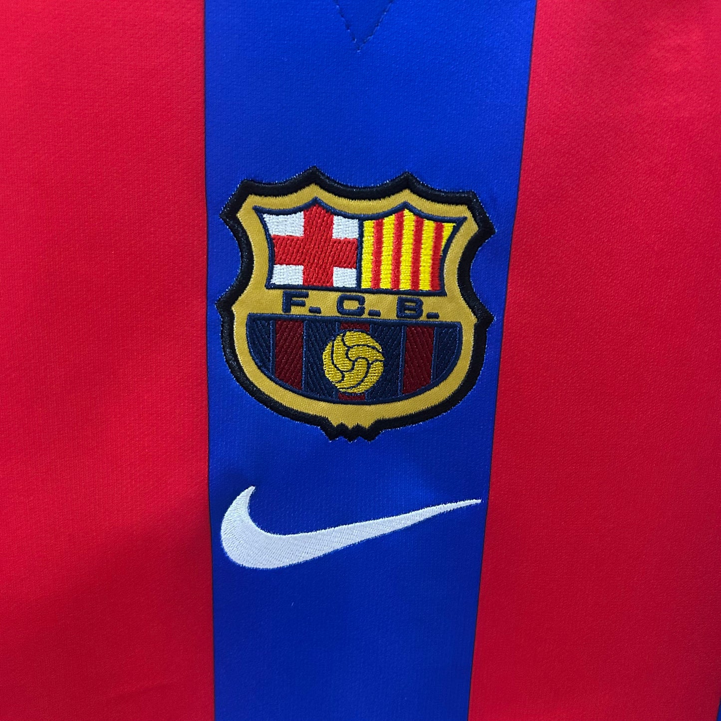 Barcelona home jersey. Season 01/02