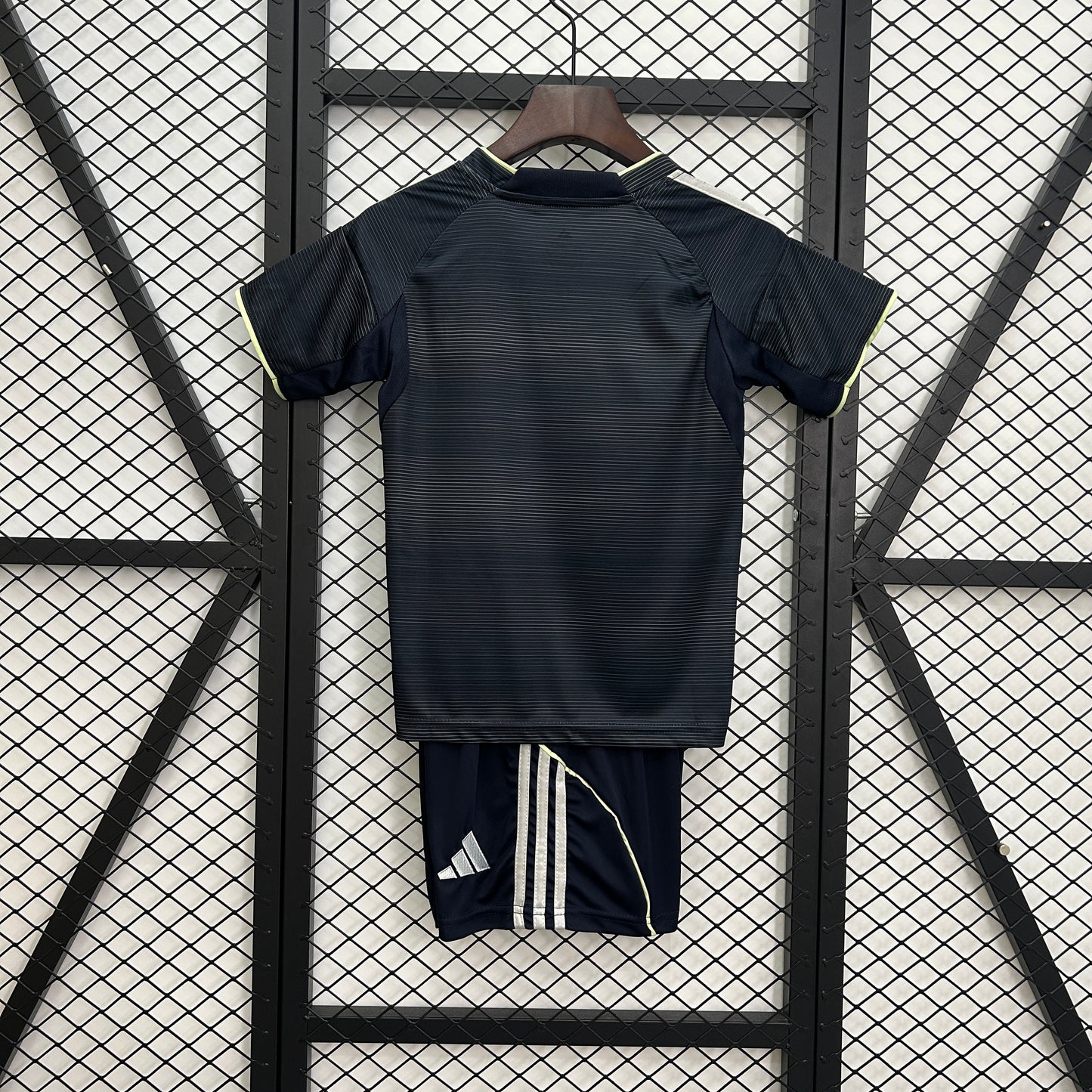 Real Madrid away kids set. Season 25/26
