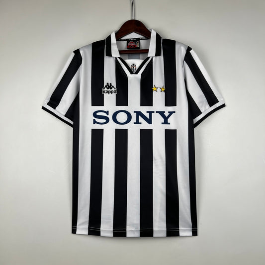 Juventus home jersey. Season 96/97