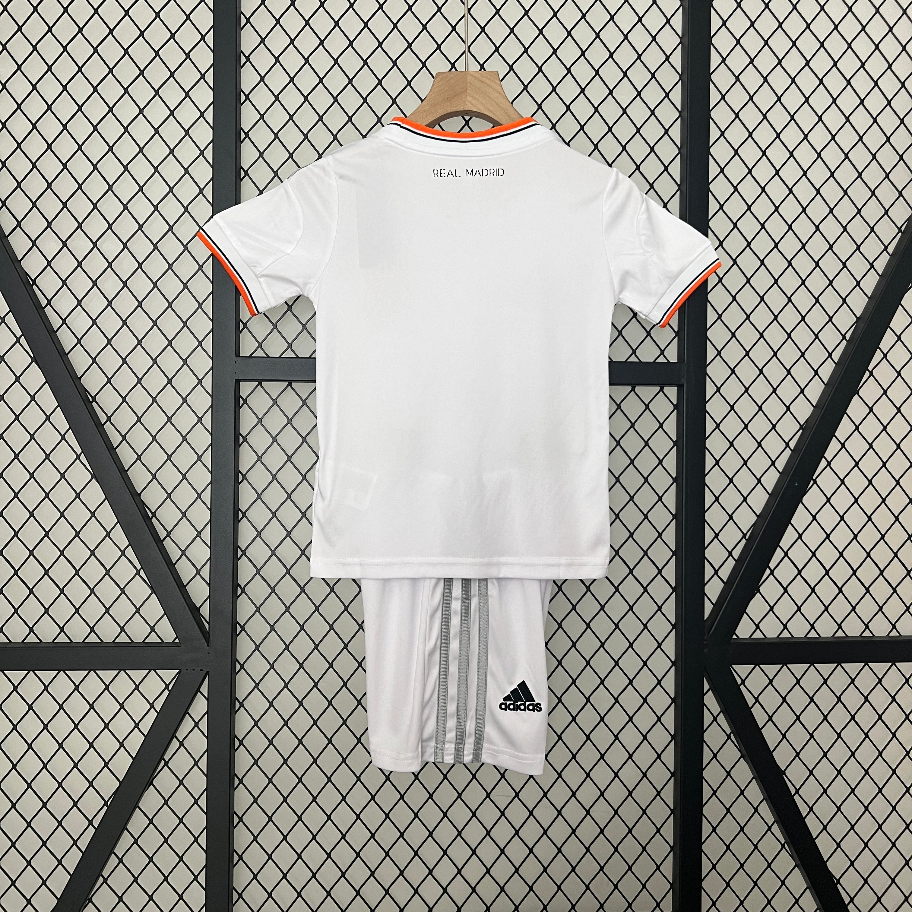 Real Madrid home kids set. Season 13/14