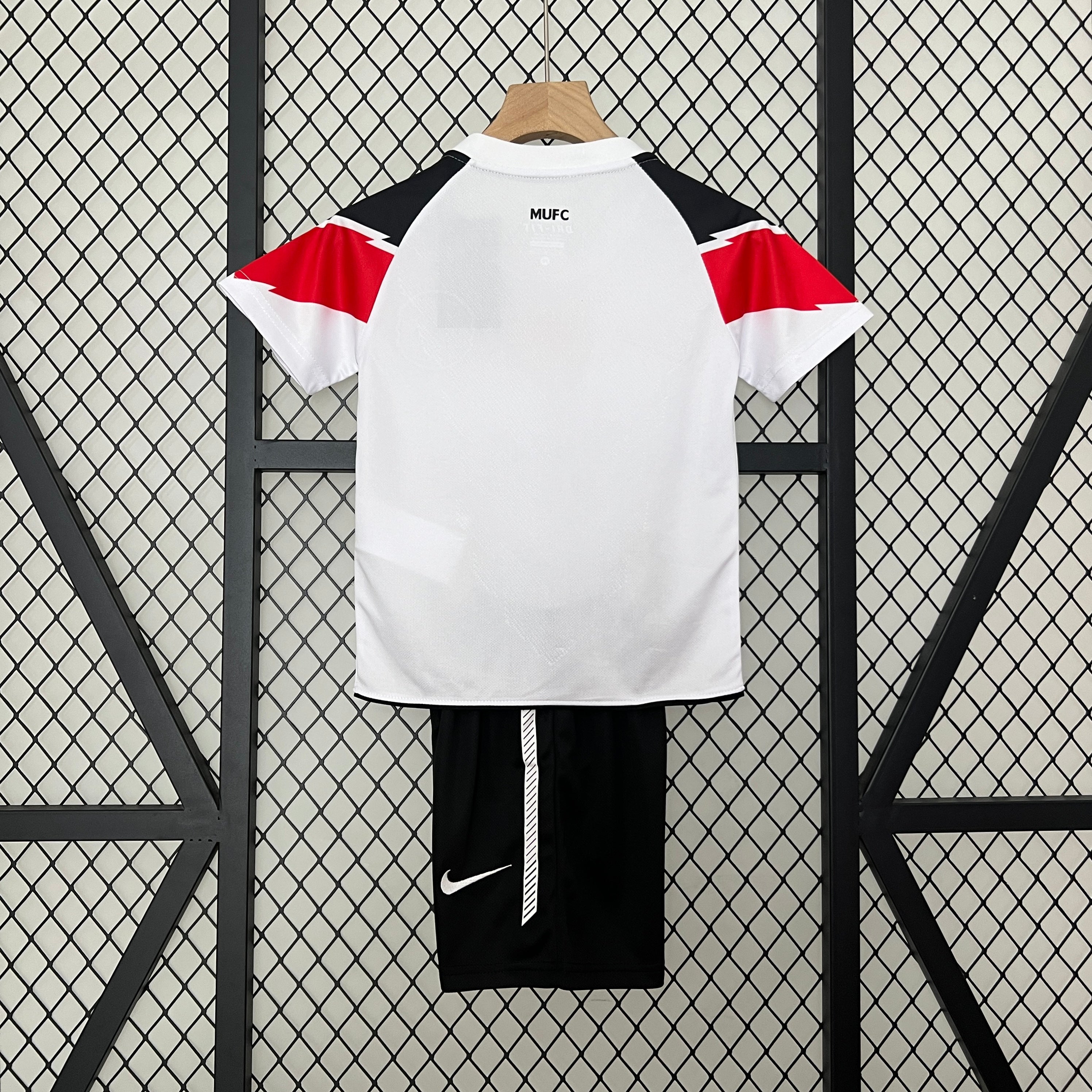 Manchester United UCL 2011 Final kids set. Season 10/11