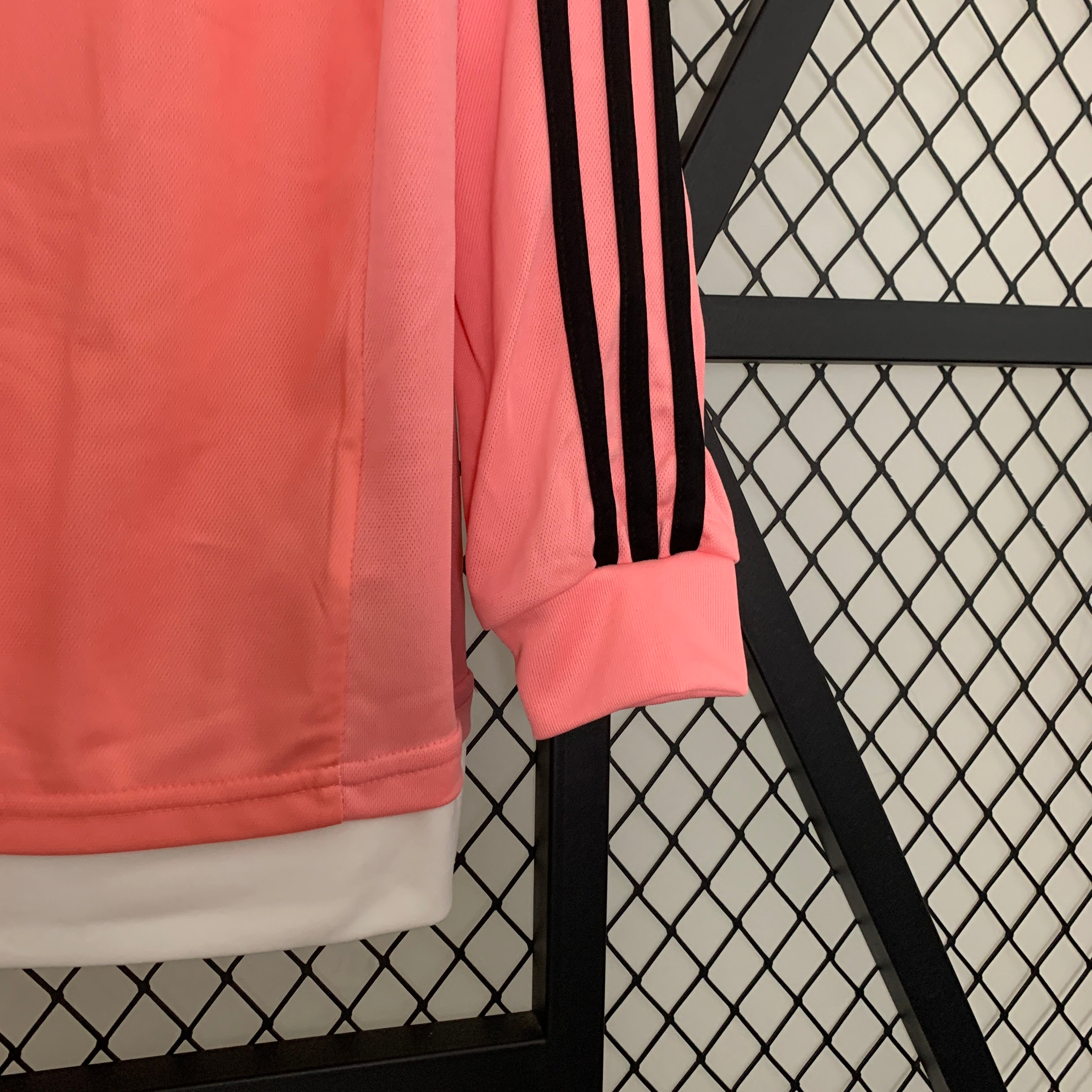 Juventus longsleeve away jersey. Season 15/16