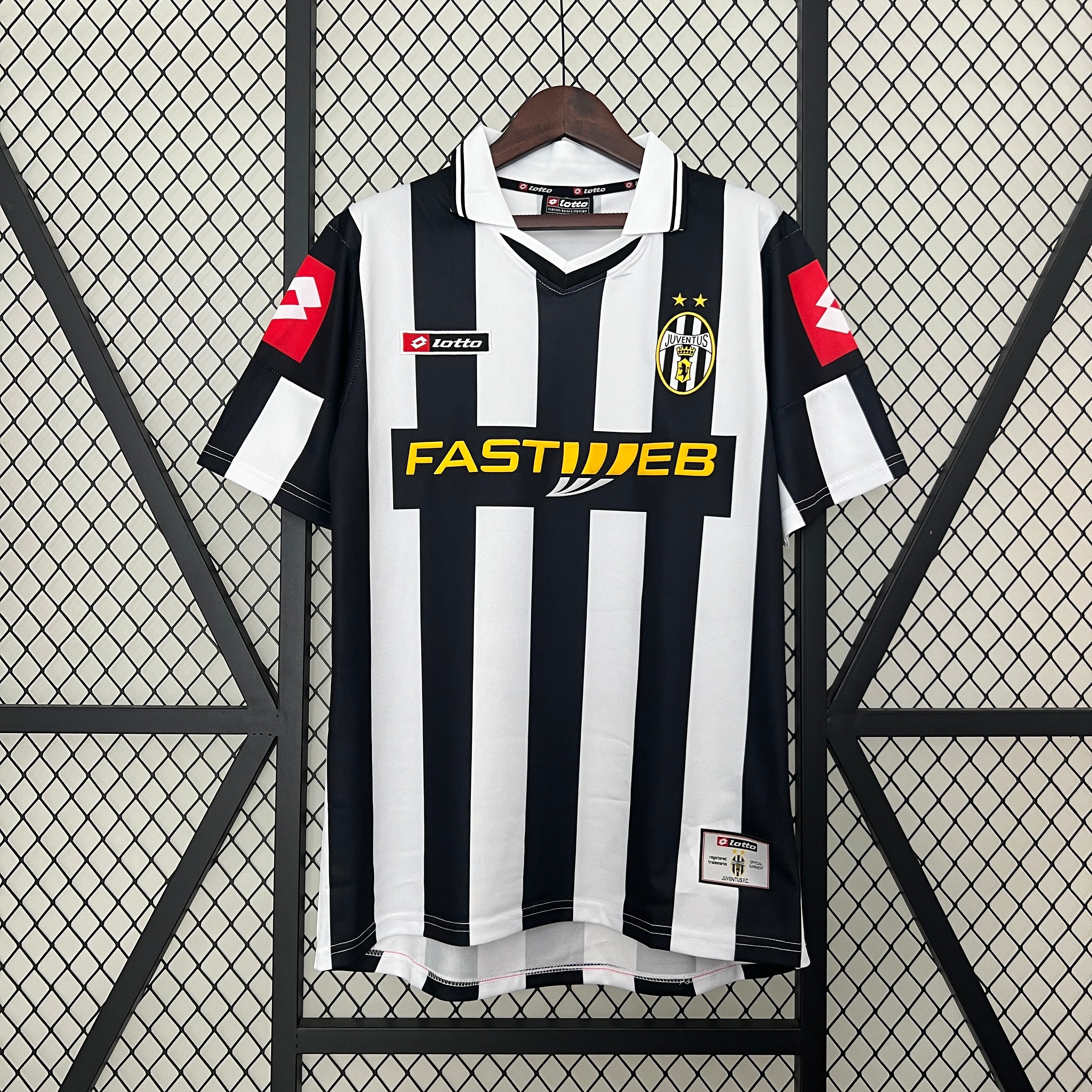 Juventus home jersey. Season 01/02