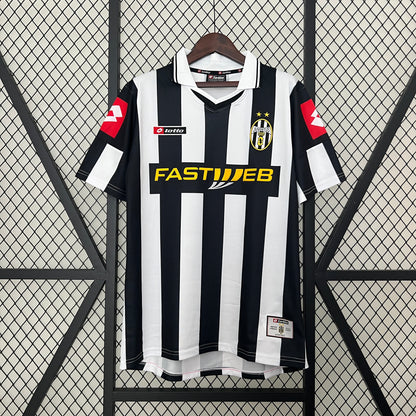 Juventus home jersey. Season 01/02