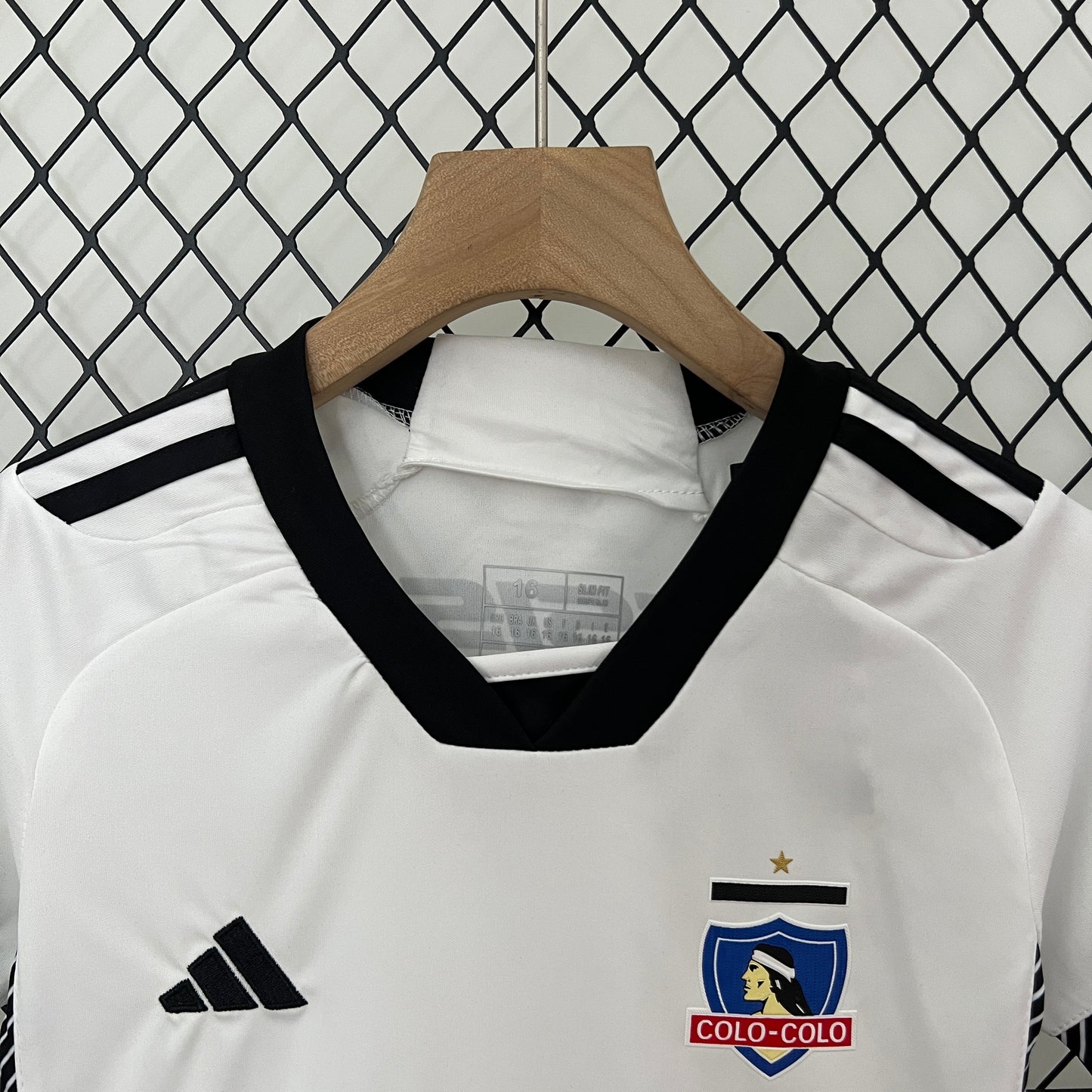 Colo Colo home kids set. Season 24/25
