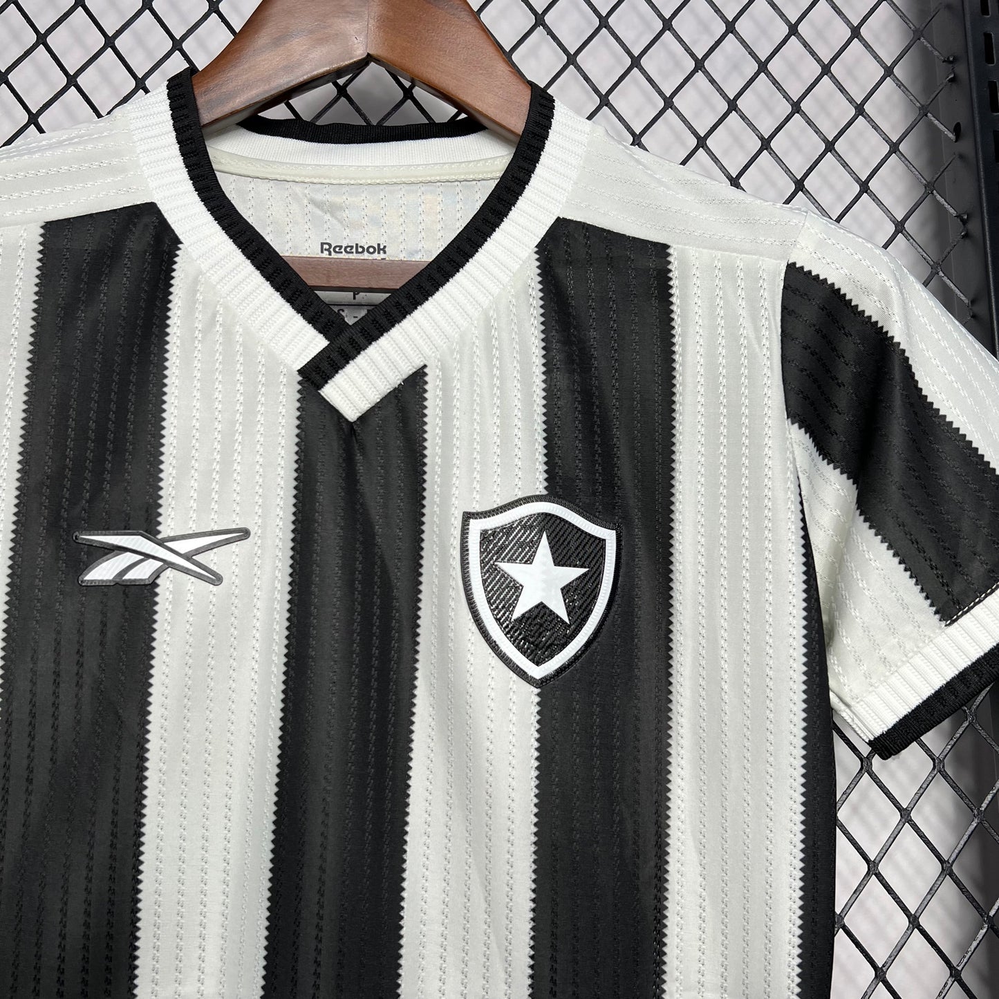 Botafogo home jersey for women. Season 24/25