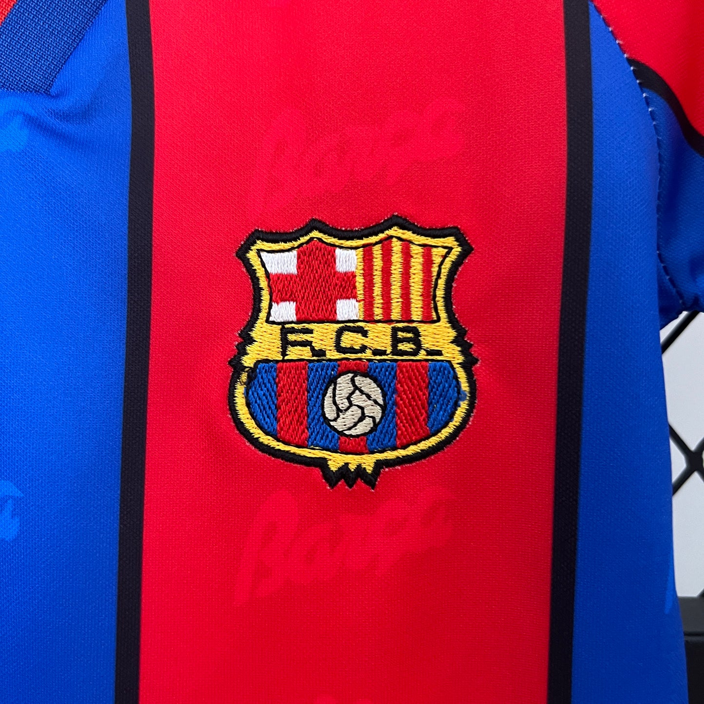 Barcelona home kids set. Season 95/97