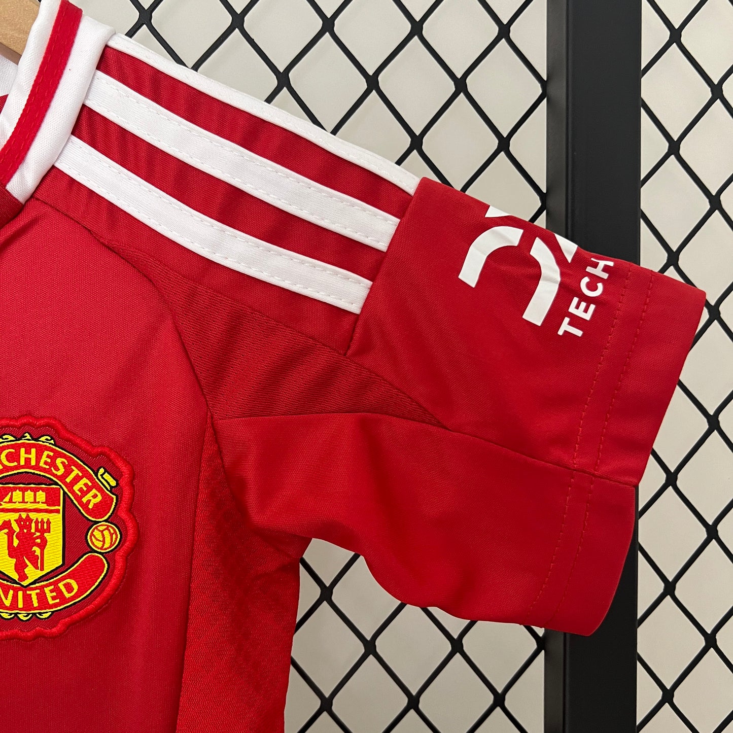 Manchester United home kids set. Season 24/25