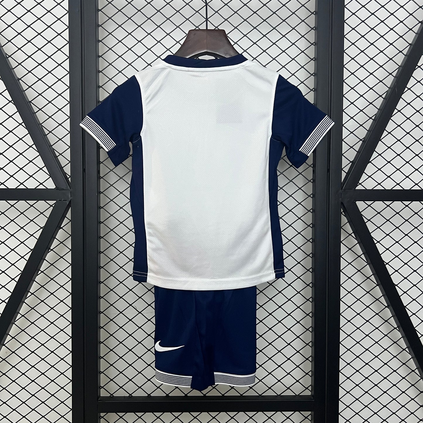 Tottenham Hotspur home kids set. Season 24/25