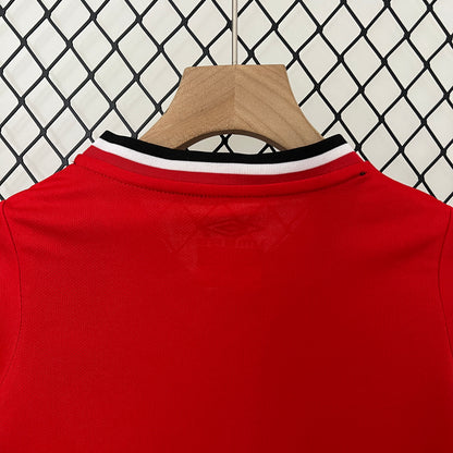 Manchester United home kids kit. Season 00/01