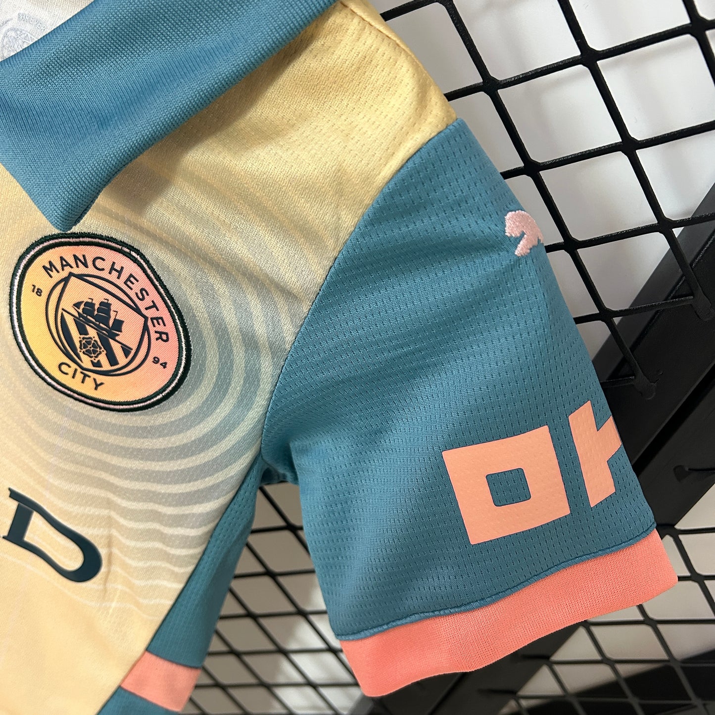 Manchester City third kids set. Season 24/25