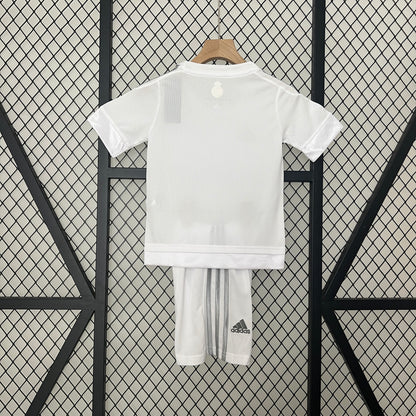 Real Madrid home kids set. Season 15/16
