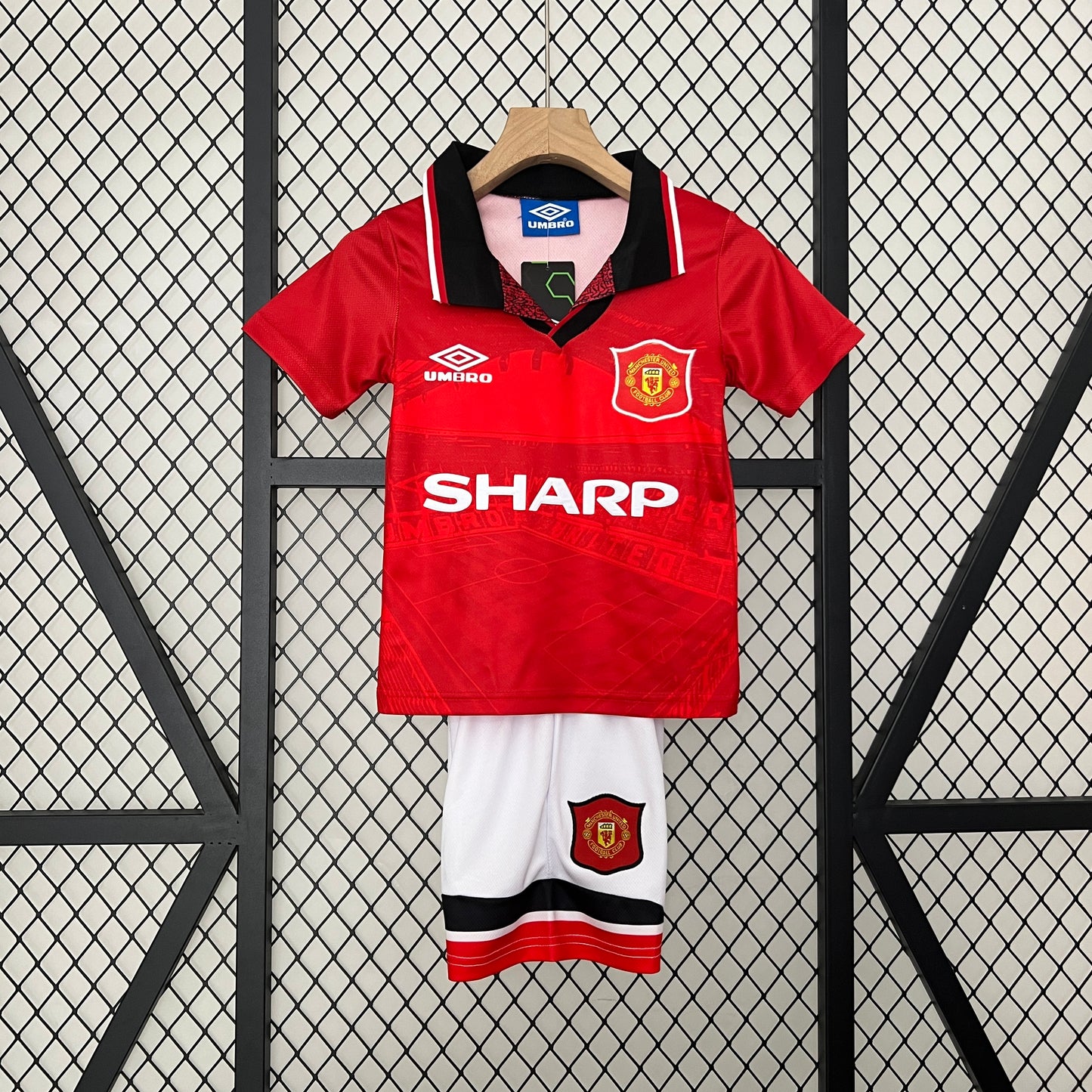 Manchester United home kids set. Season 94/95