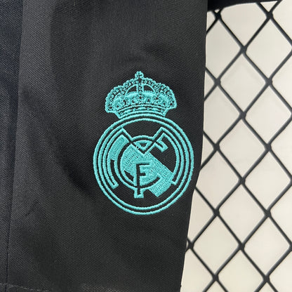 Real Madrid away kids set. Season 17/18