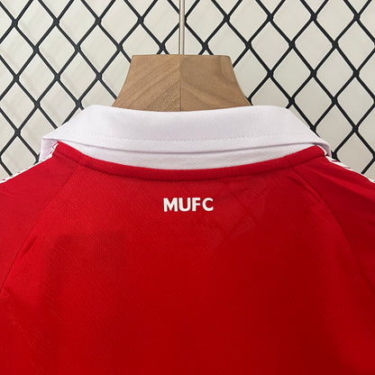 Manchester United home kids set. Season 10/11