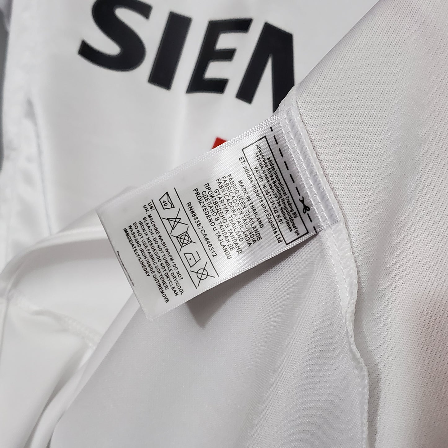 Real Madrid home jersey. Season 04/05