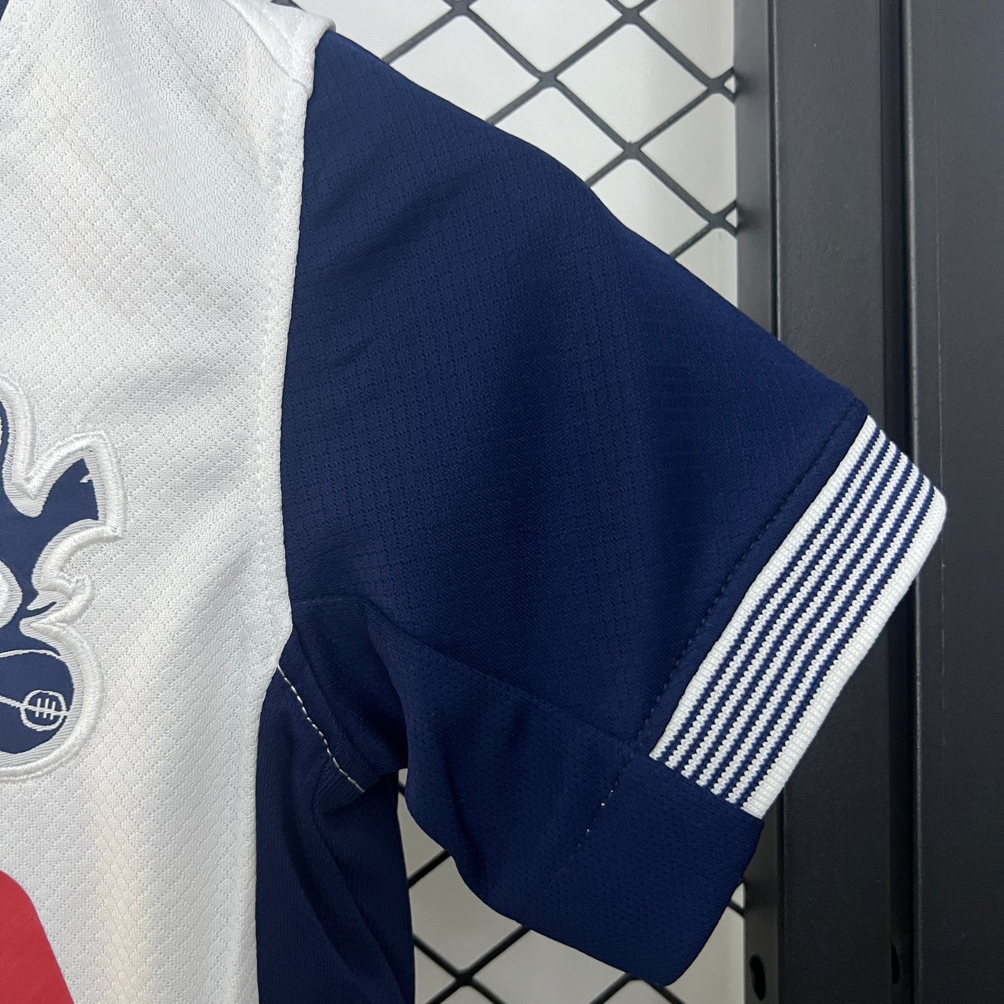 Tottenham Hotspur home kids set. Season 24/25
