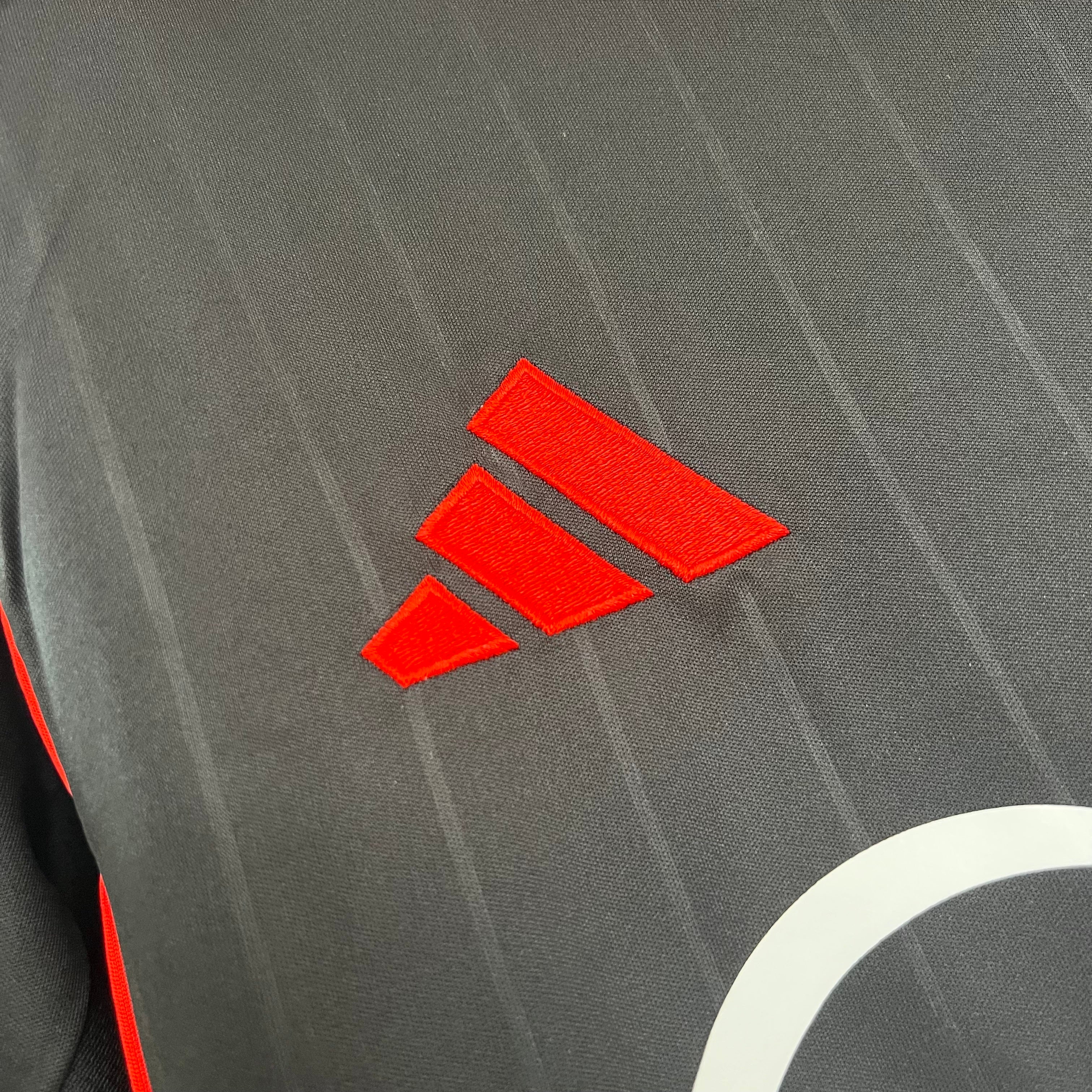 Sevilla third jersey. Season 25/26