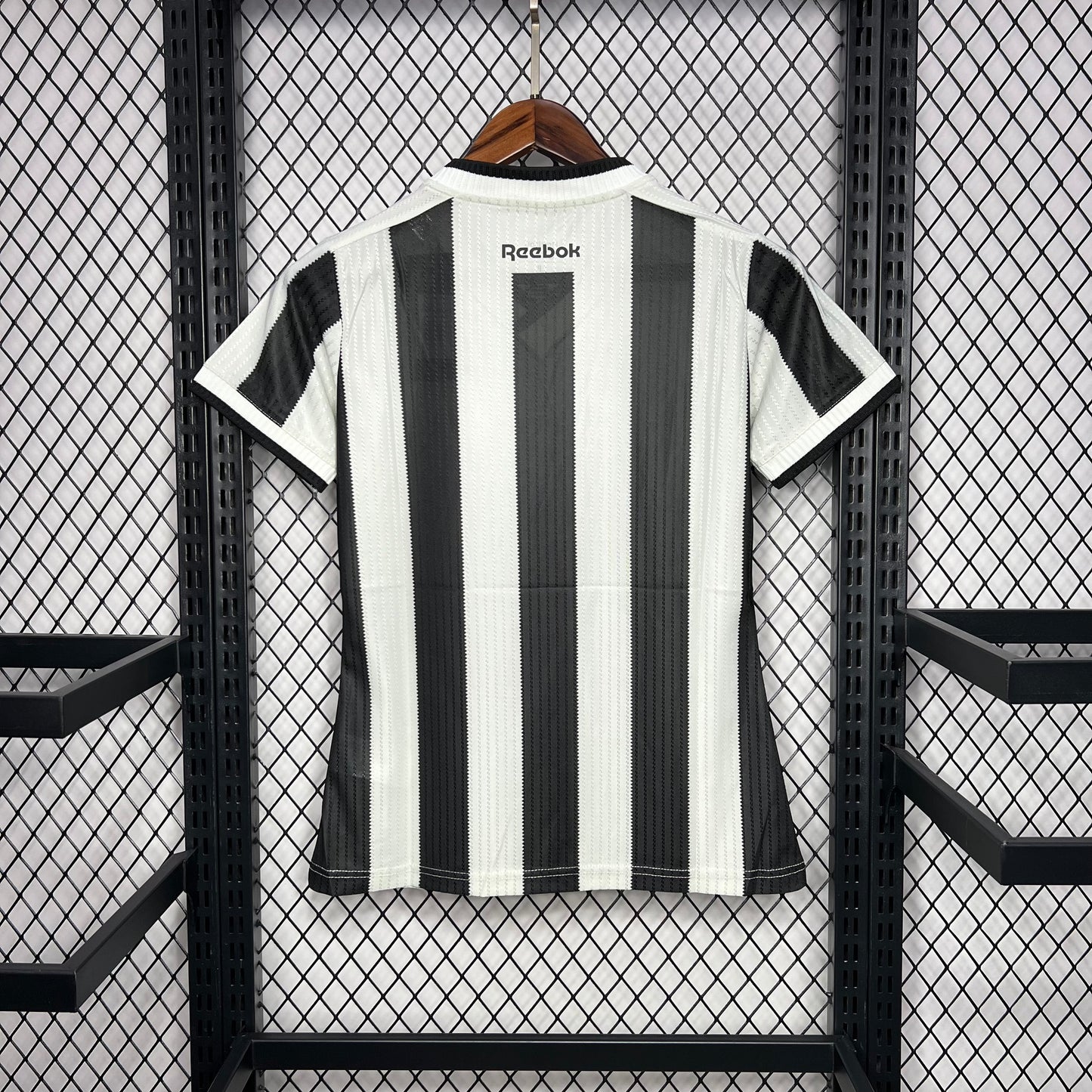 Botafogo home jersey for women. Season 24/25