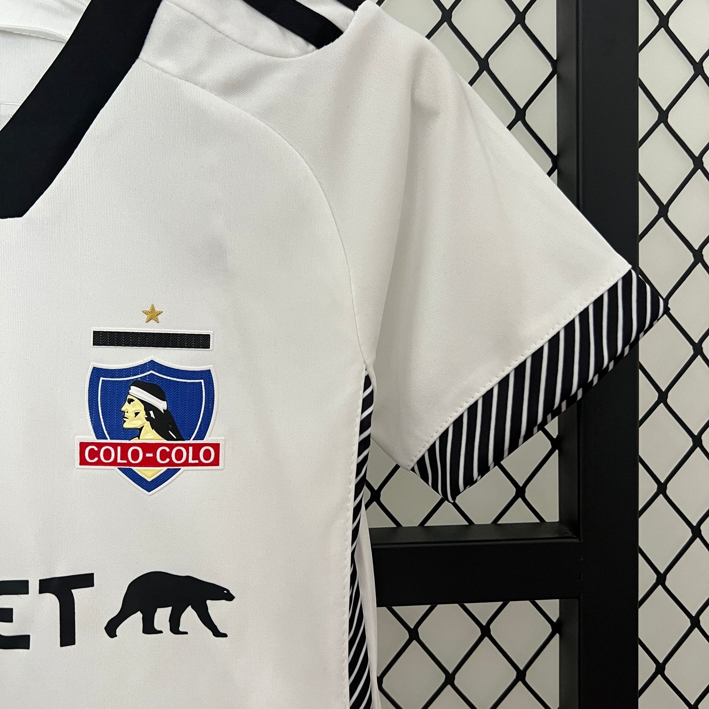 Colo Colo home kids set. Season 24/25