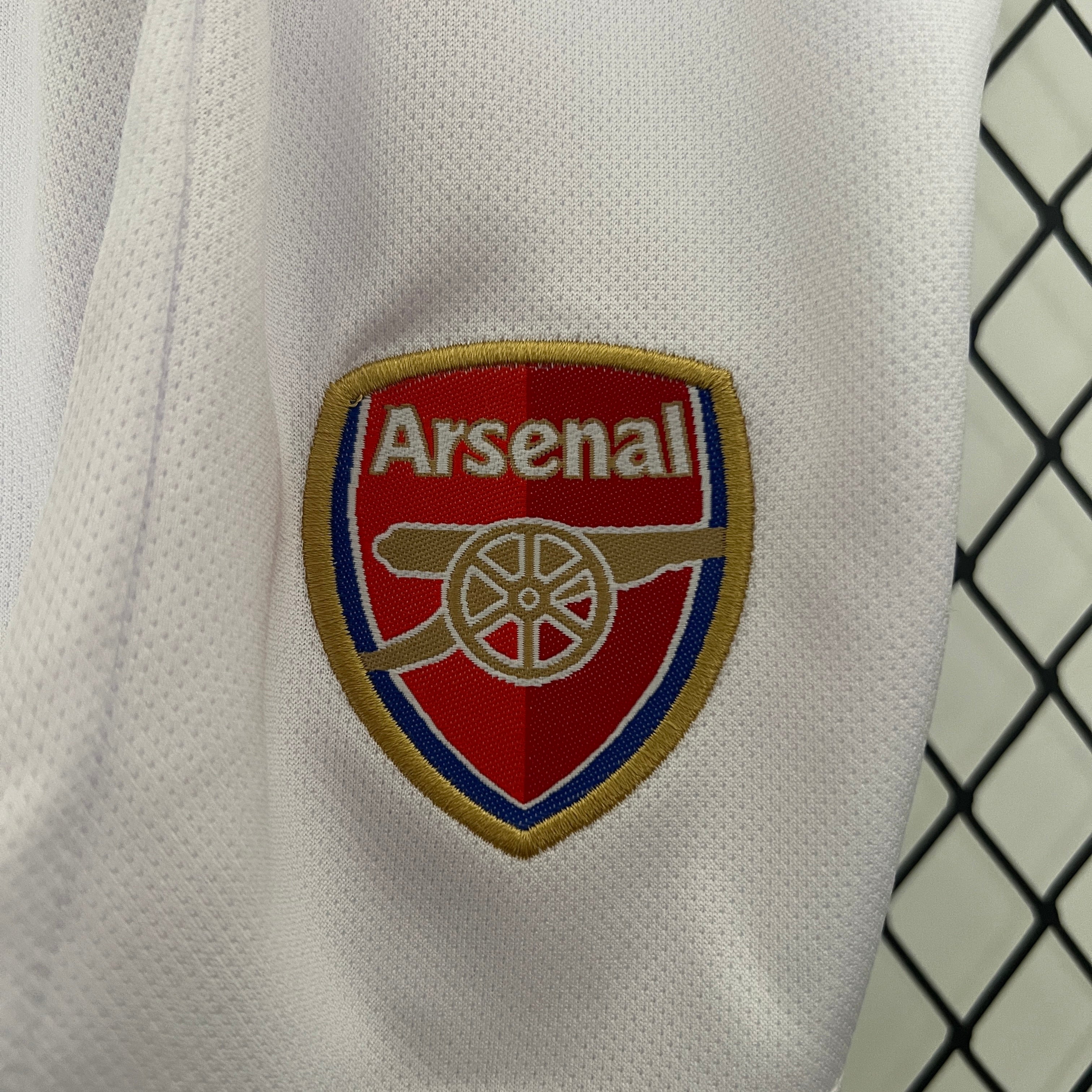 Arsenal home kids set. Season 02/03