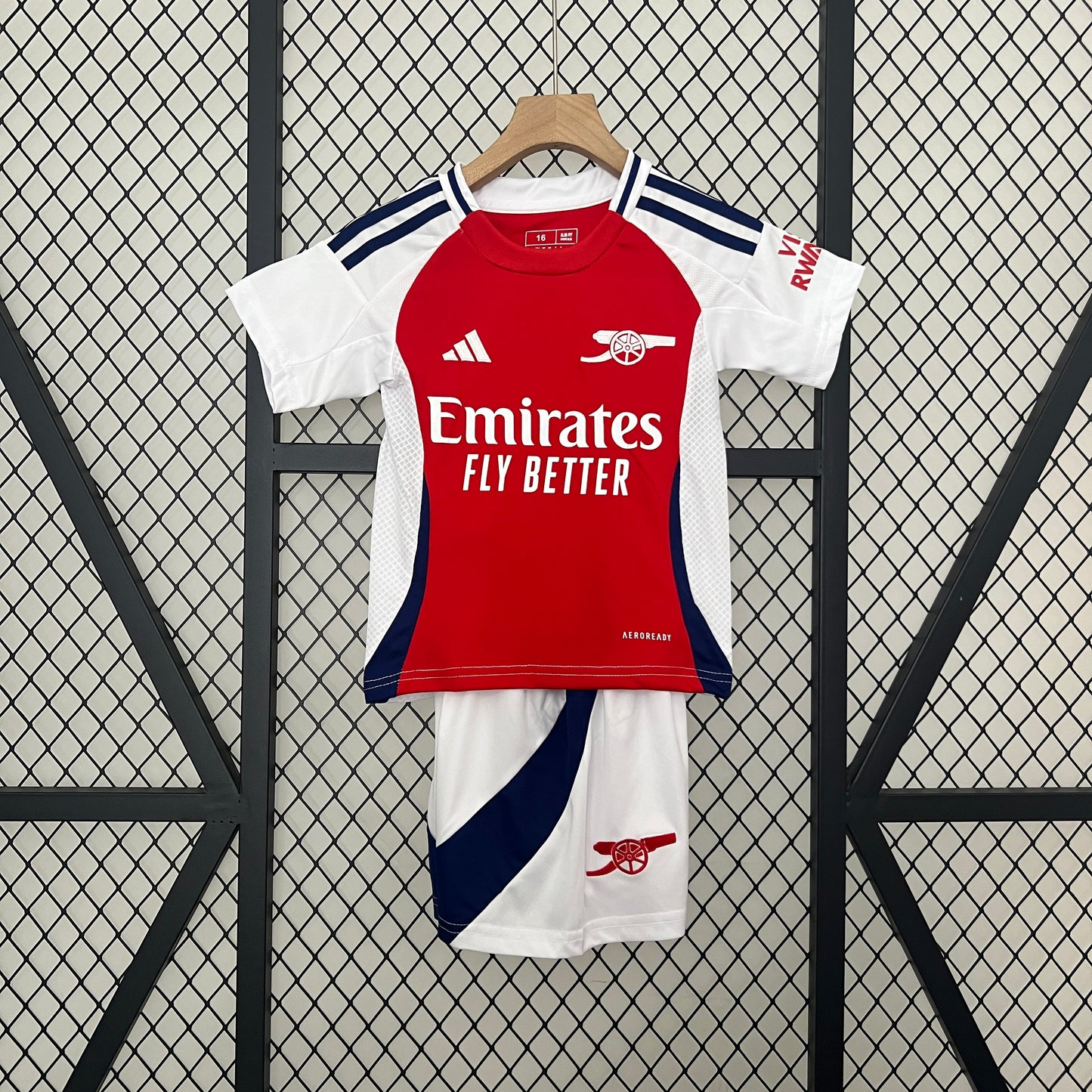 Arsenal home kids set. Season 24/25