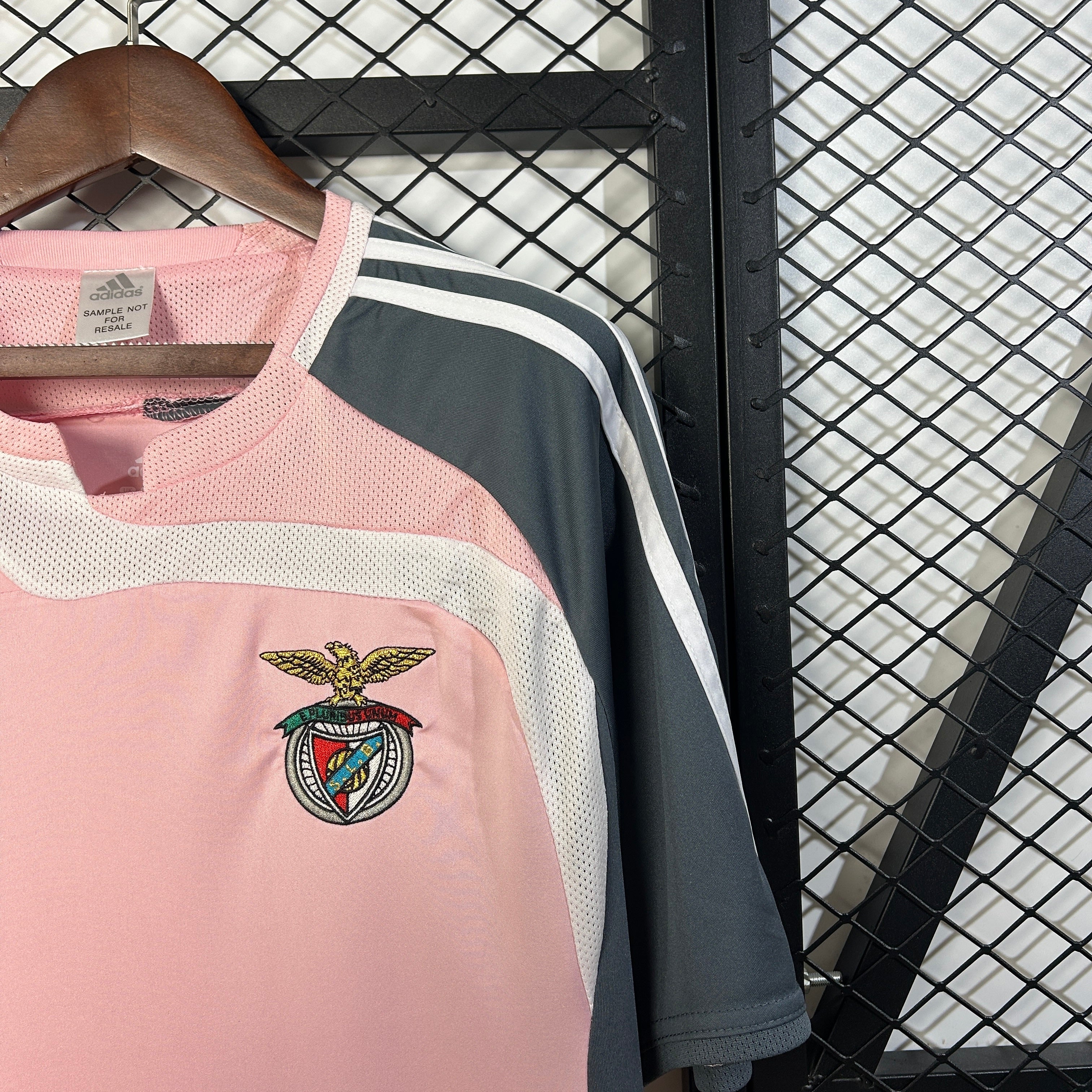 Benfica away jersey. Season 07/08.