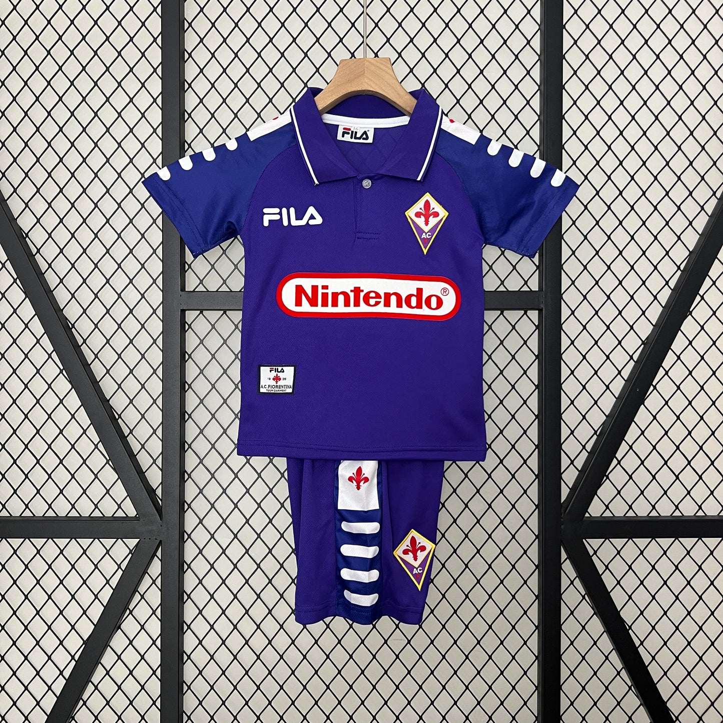 Fiorentina home kids set. Season 97/98
