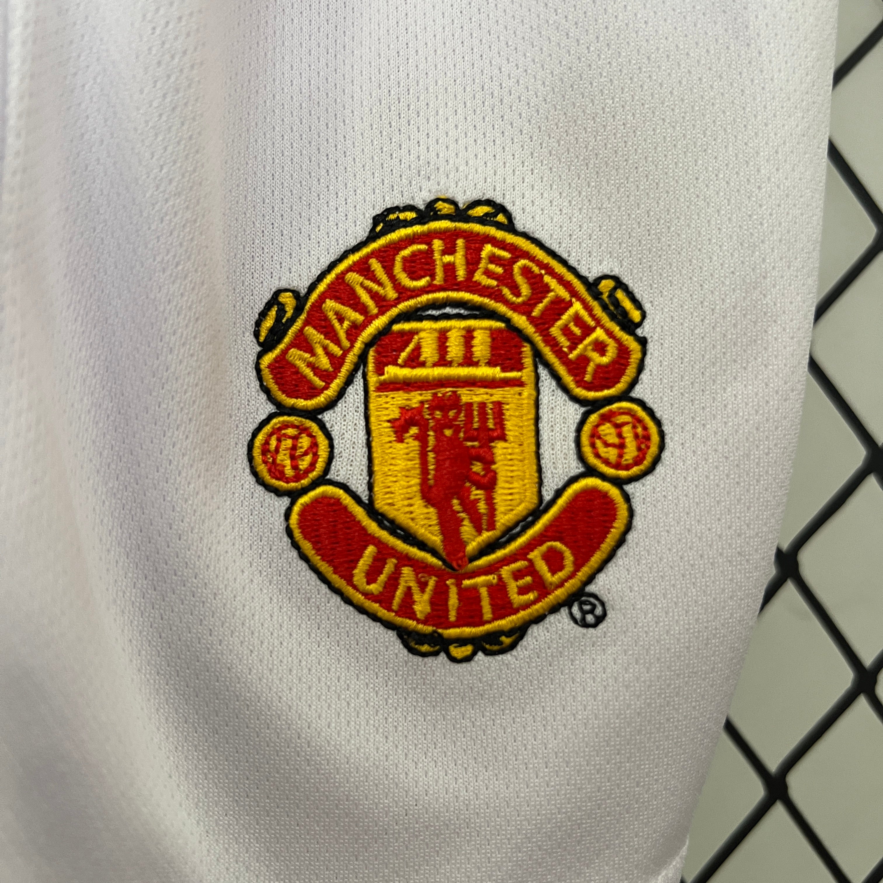 Manchester United home kids set. Season 04/05