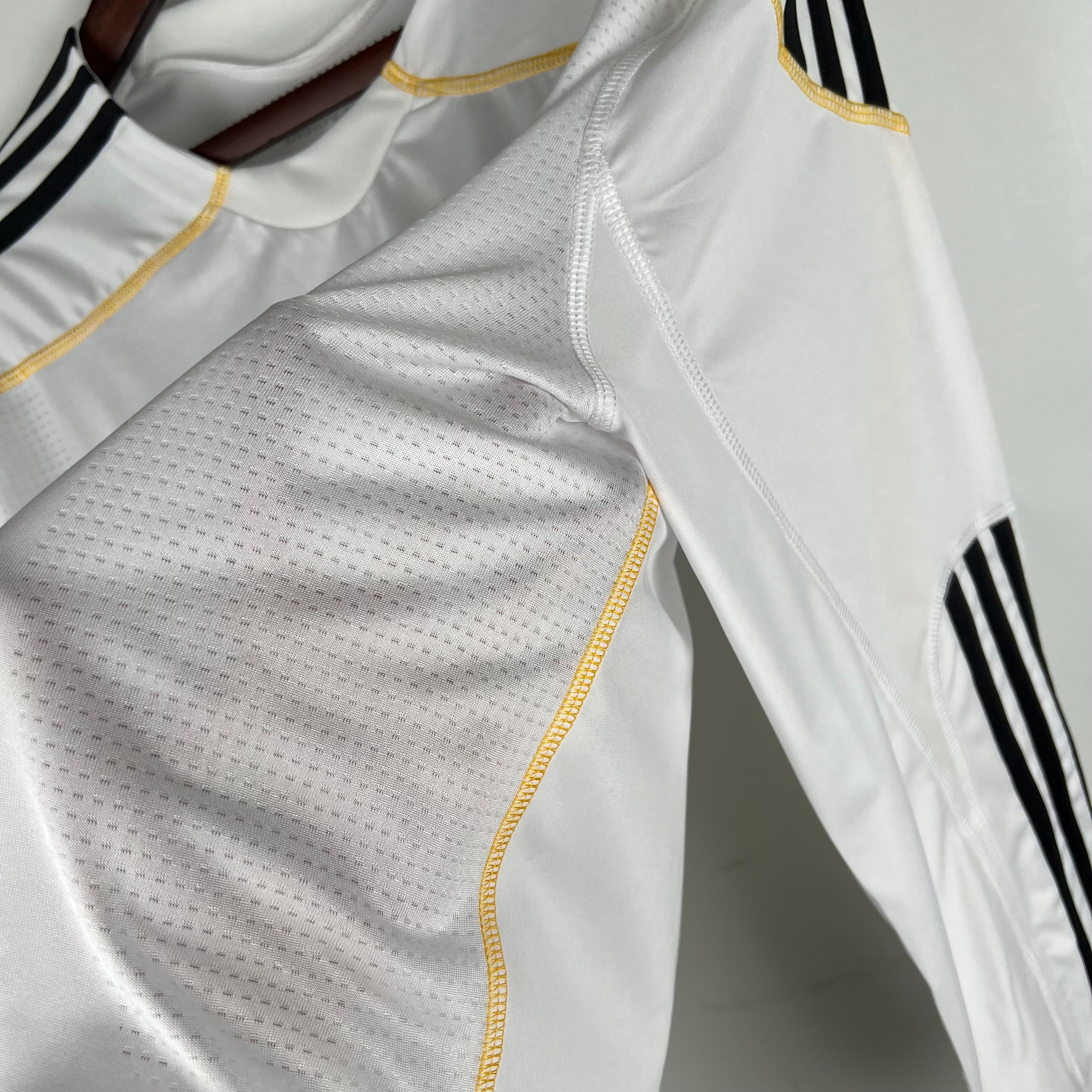 Real Madrid longsleeve home jersey. Season 09/10