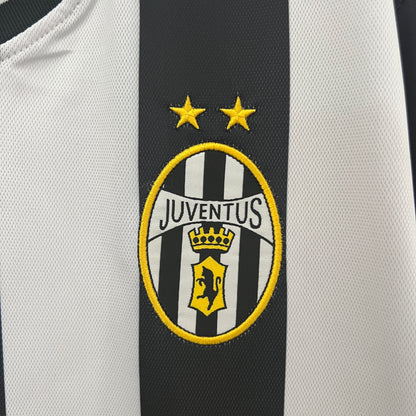 Juventus home jersey. Season 01/02