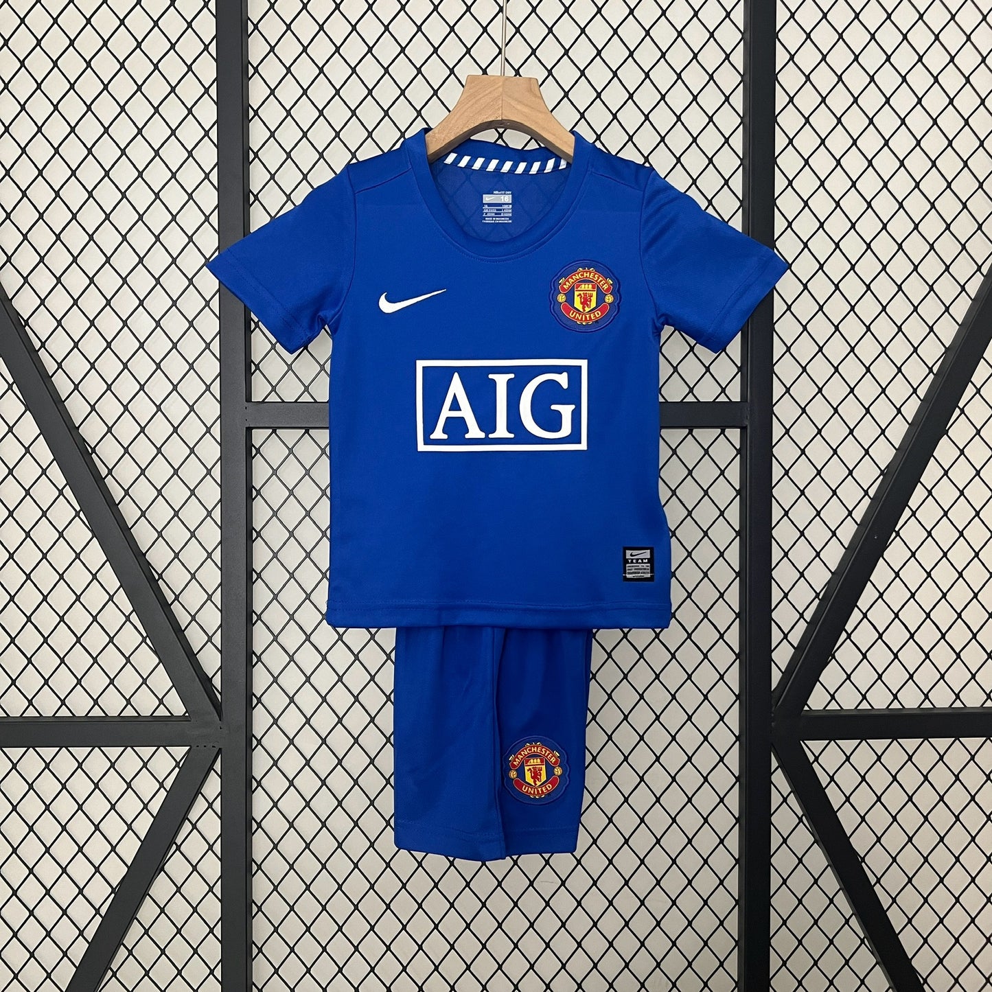 Manchester United away kids set. Season 07/08